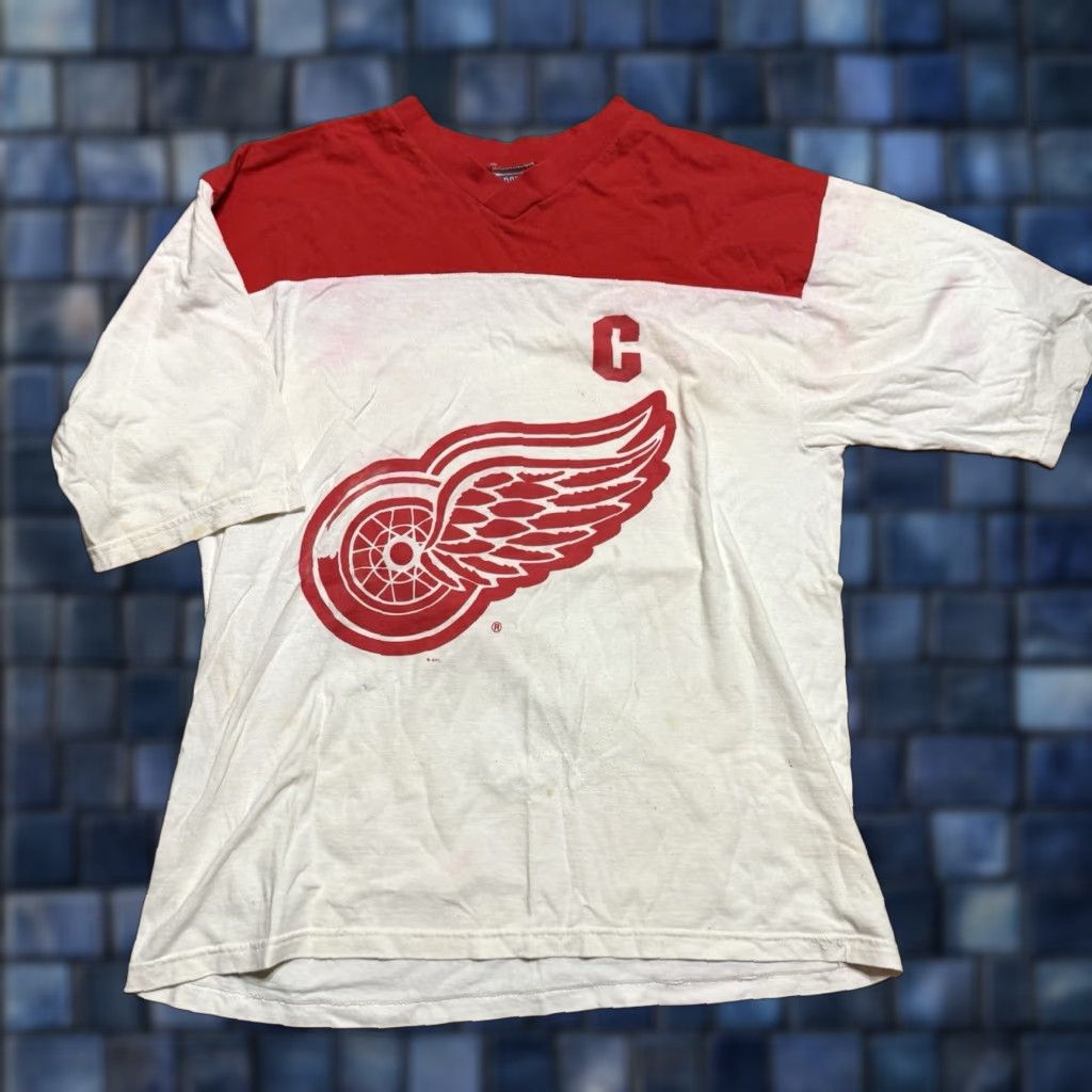 Red Wing VINTAGE Sport Attack Steve Yzerman Detroit Red Wings Shirt Mens XL Red White Mens Shirts Red White VTG Sports Tee Flaws Size US XL / EU 56 / 4 - 1 Thumbnail