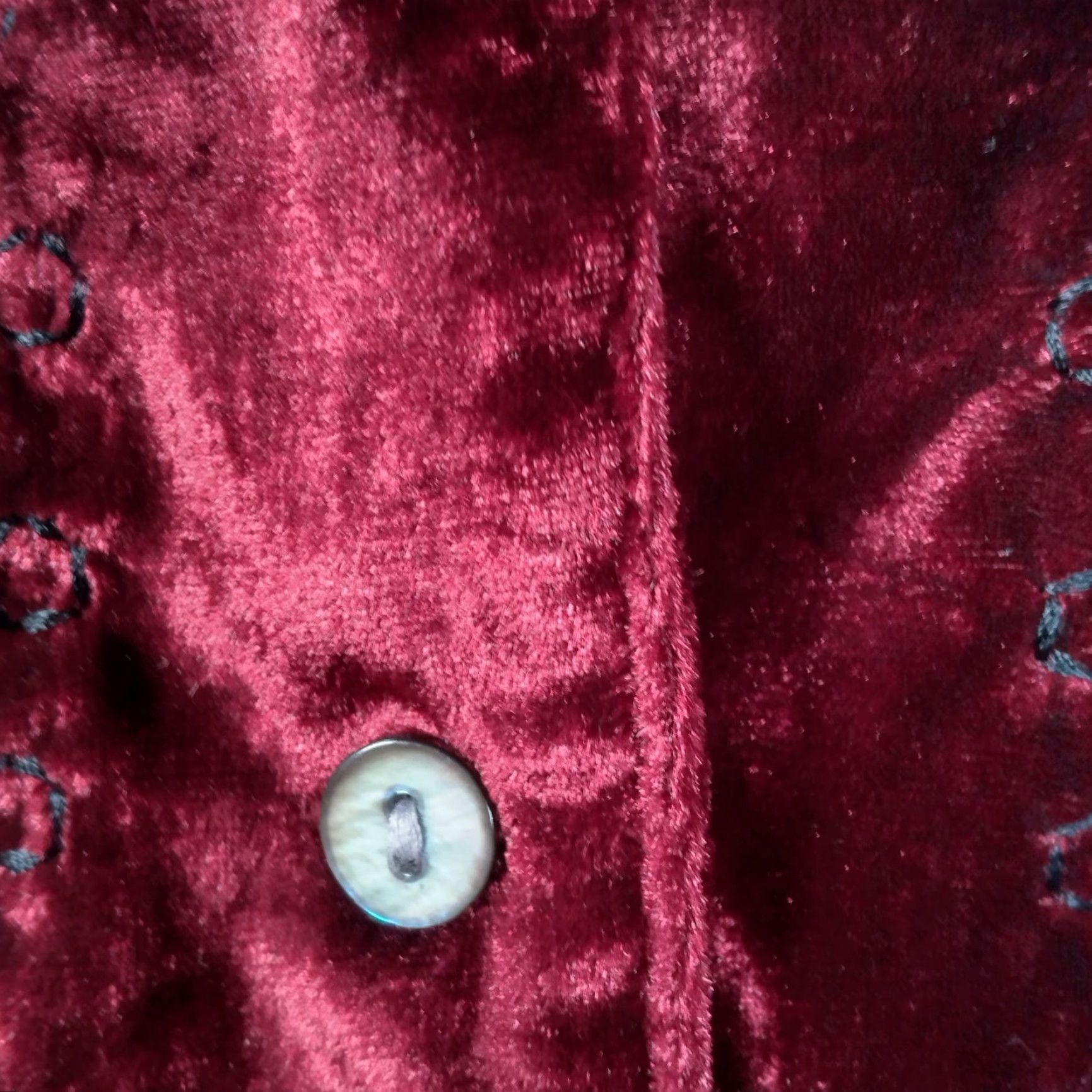 VINTAGE White Stag Velour Vest Womens 14W/16W Maroon Embroidered Floral Velour Vest