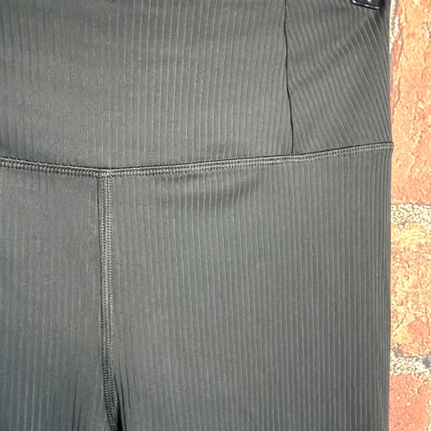 Girlfriend Collective Girlfriend Collective Black Ribbed High Rise Medium Black Leggings Leggings Women M Ribbed Pockets Activewear Size 32" / US 10 / IT 46 - 2 Thumbnail