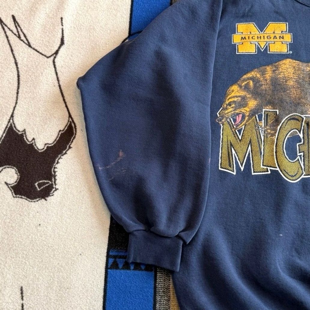 Vintage VINTAGE University Of Michigan Wolverines Crewneck Sweatshirt XL 90s Blue Mens Size US XL / EU 56 / 4 - 6 Thumbnail