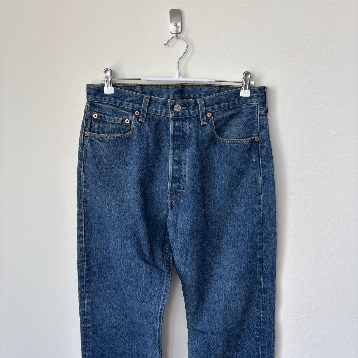 Levi's Vintage 501xx Denim Jeans Size 35 (Fits 32) Made in USA Size US 32 / EU 48 - 4 Thumbnail