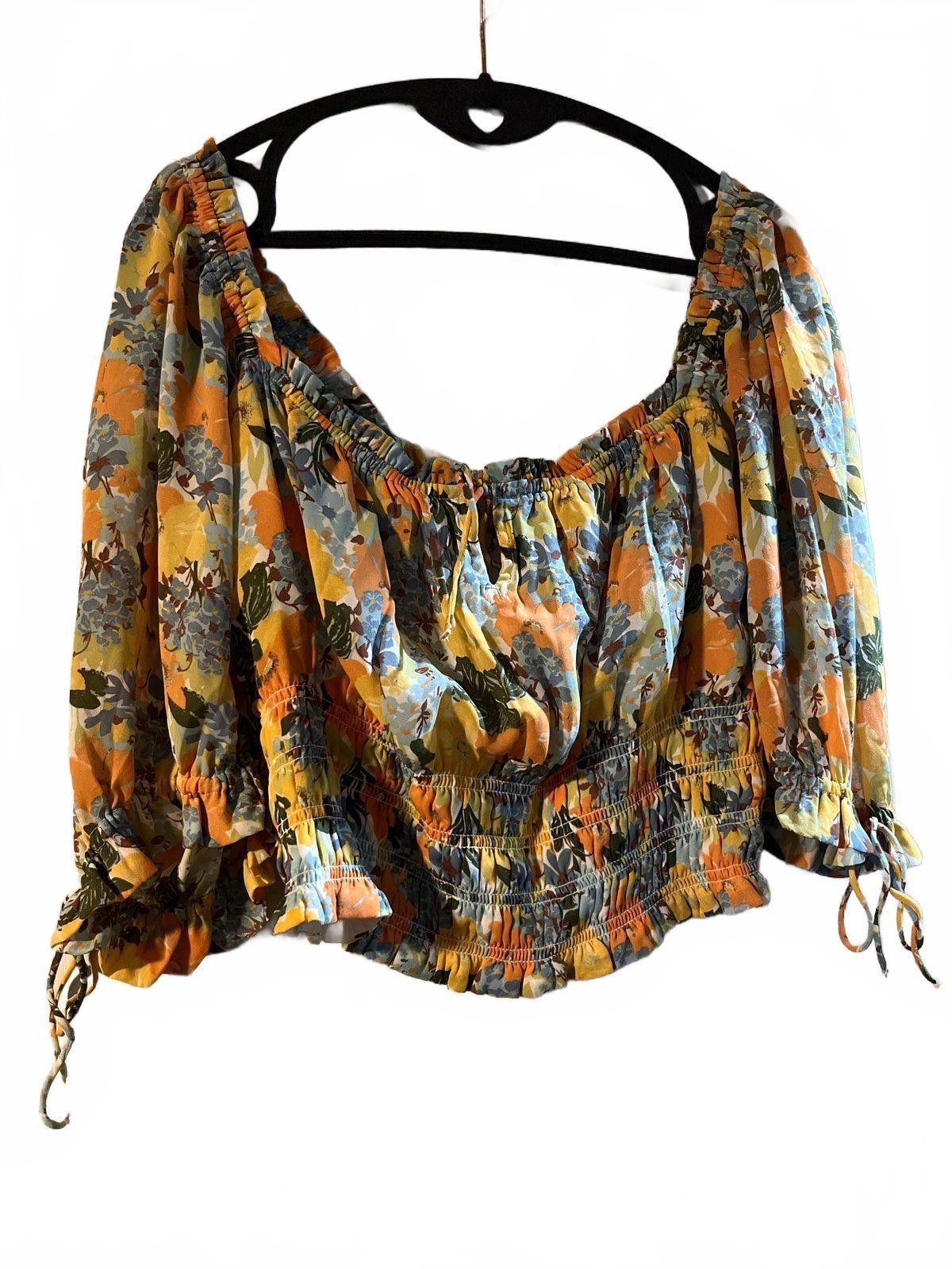 Abercrombie & Fitch Abercrombie & Fitch Floral Crop Top - L Size L / US 10 / IT 46 - 1 Thumbnail