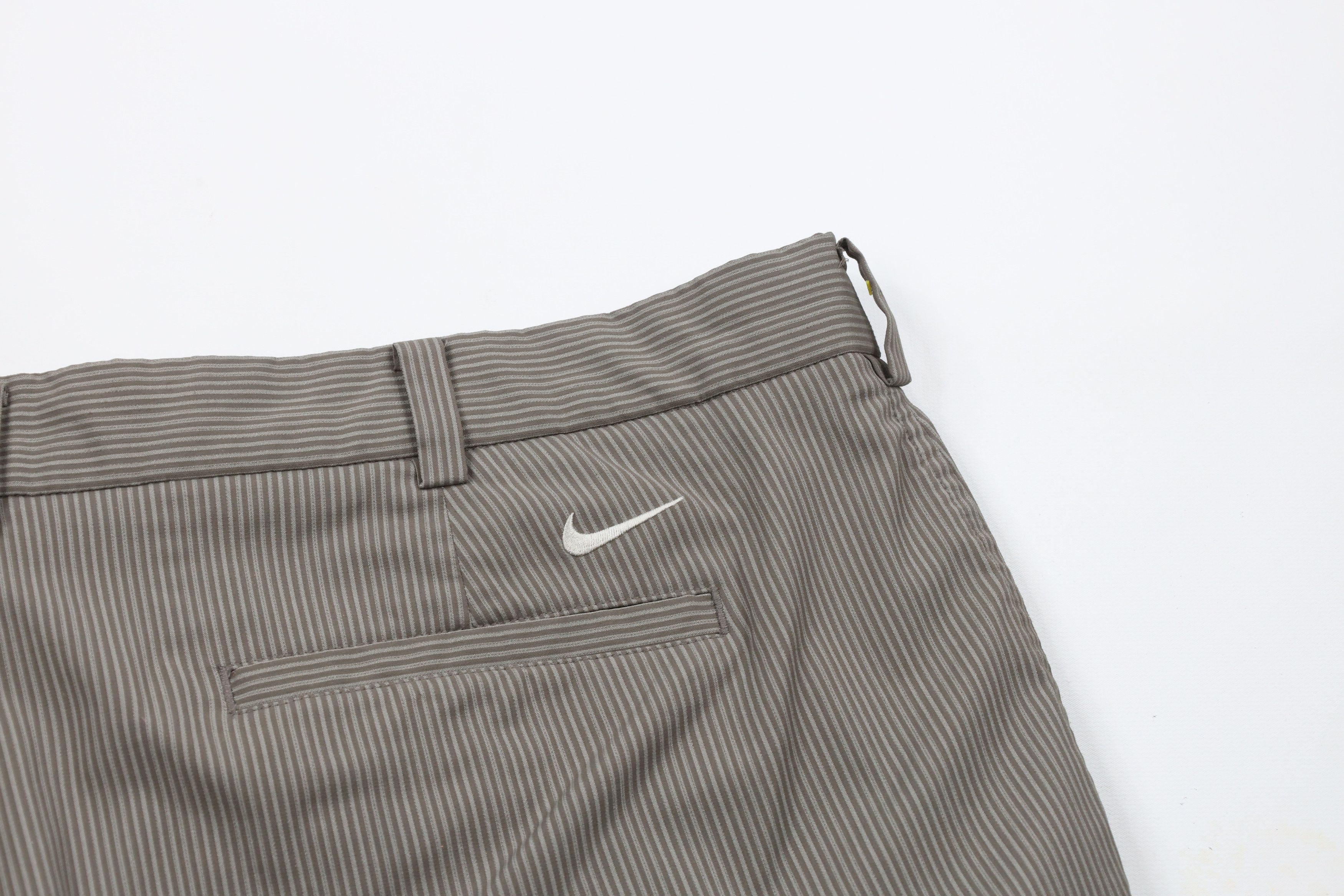 Nike × Vintage Nike Golf Flat Front Tech Golfing Golf Chino Shorts Gray Size US 42 / EU 58 - 9 Thumbnail