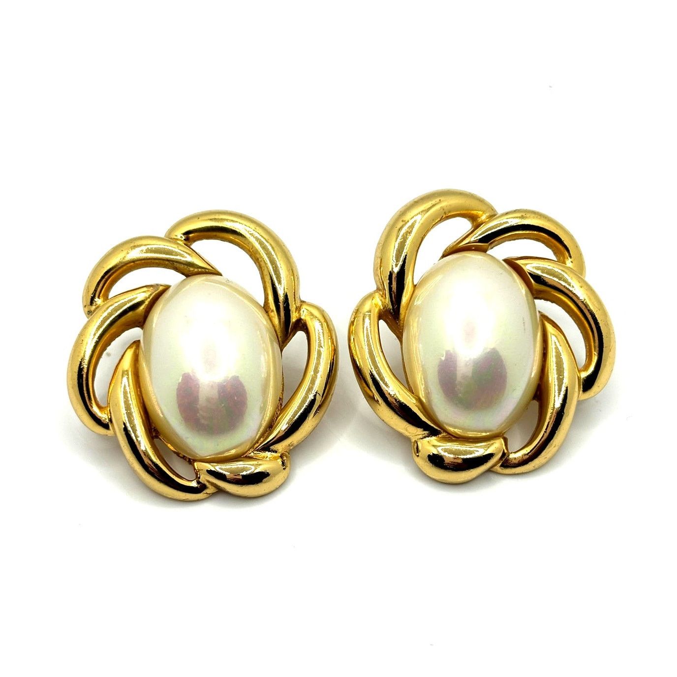 Dior CHRISTIAN DIOR Gold Lux Mother of Pearl Button Earrings Size ONE SIZE - 1 Thumbnail