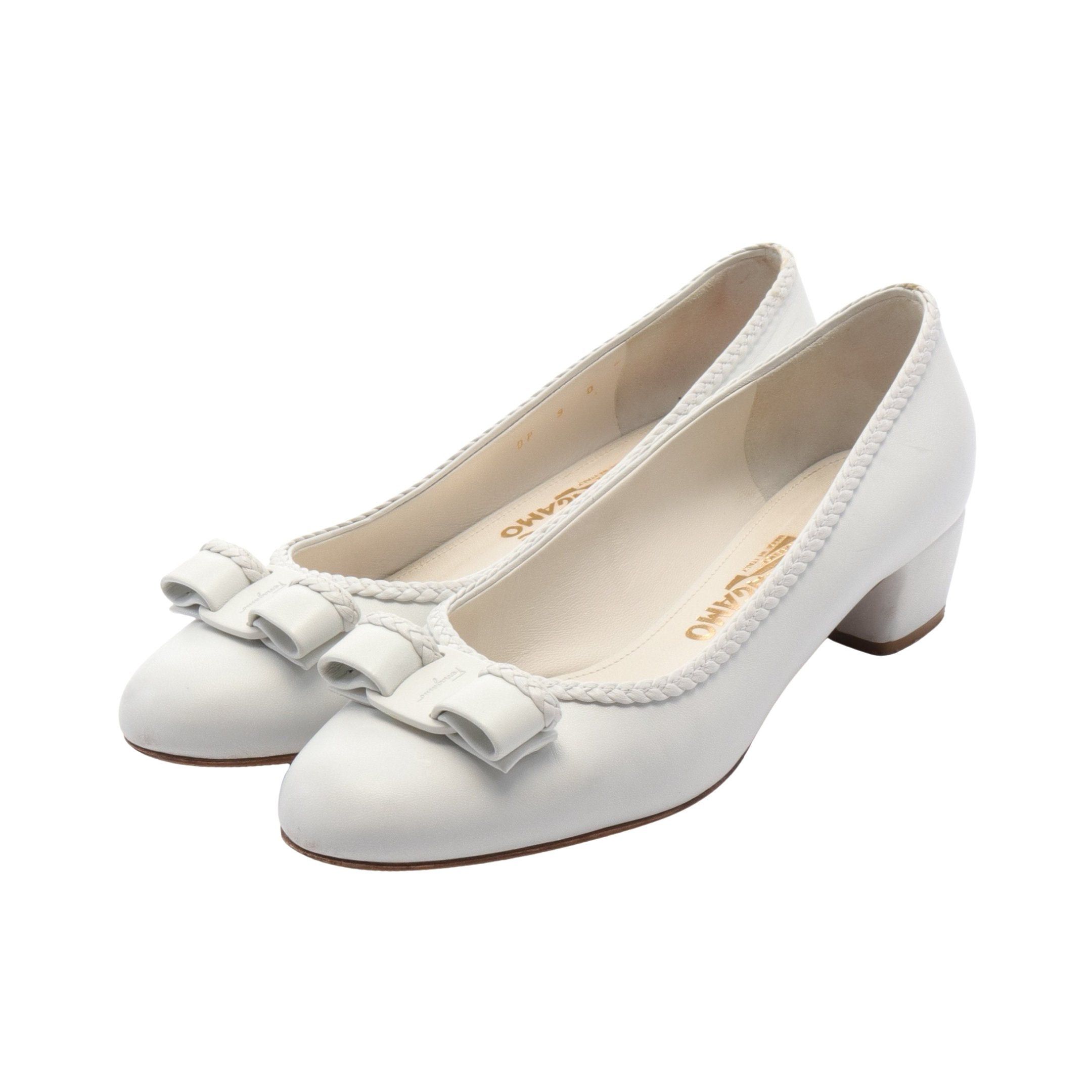 Salvatore Ferragamo Salvatore Ferragamo Vara Ribbon Pumps Leather Off White Size ONE SIZE - 1 Thumbnail