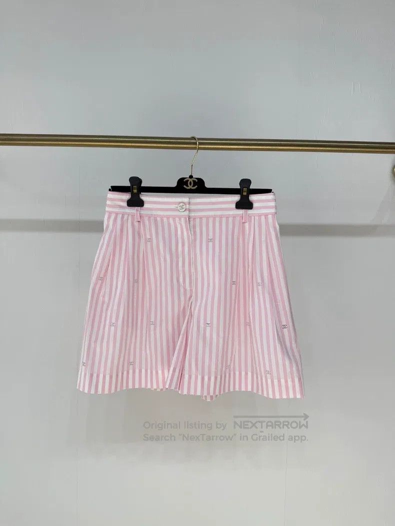 Chanel Chanel 24M Pink Striped Sequin Double C Shorts Size 42" / US 20 - 1 Thumbnail