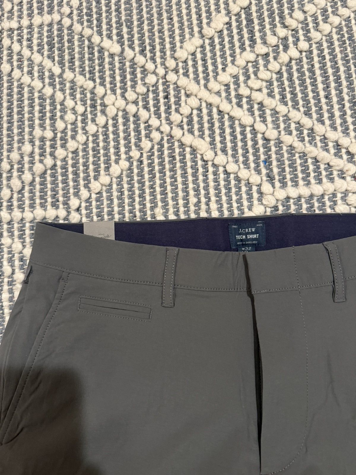 J.Crew Gray tech shorts golf stretch 9 inch Size US 32 / EU 48 - 2 Thumbnail