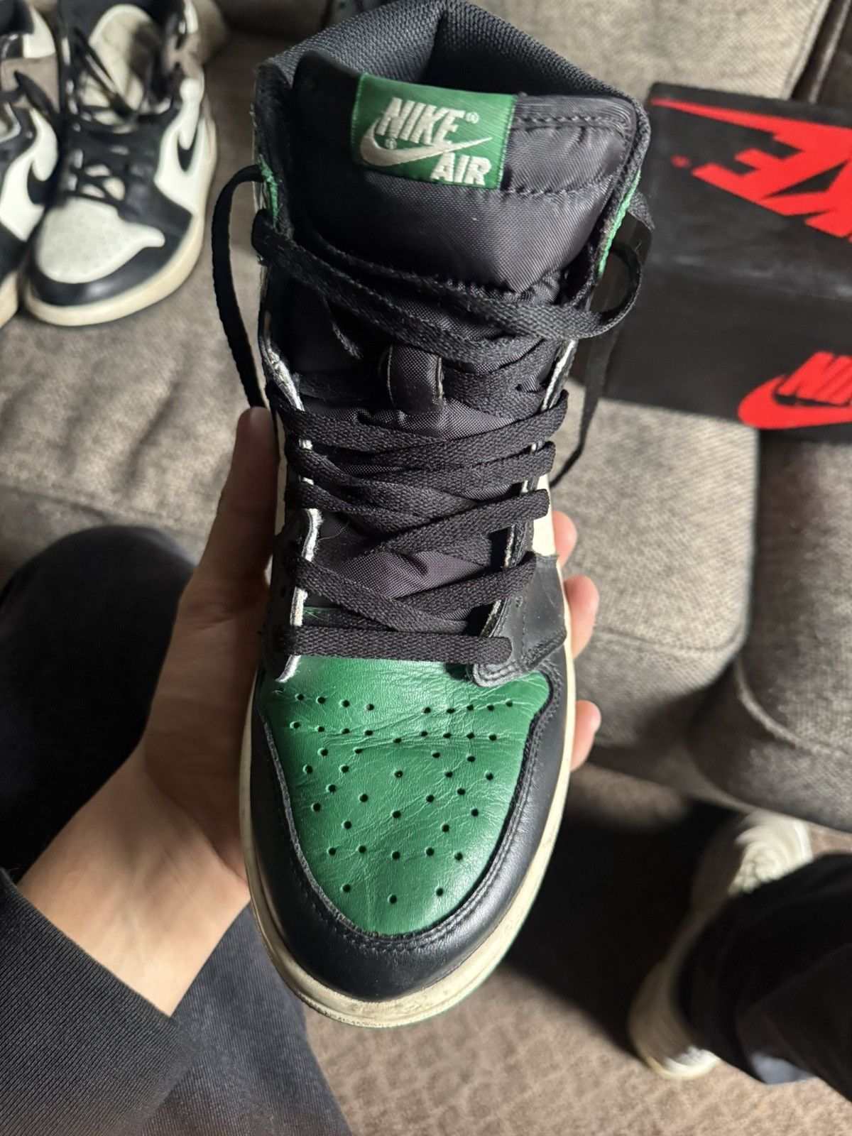 Jordan Brand Jordan 1 Pine Green Size US 10.5 / EU 43-44 - 2 Thumbnail