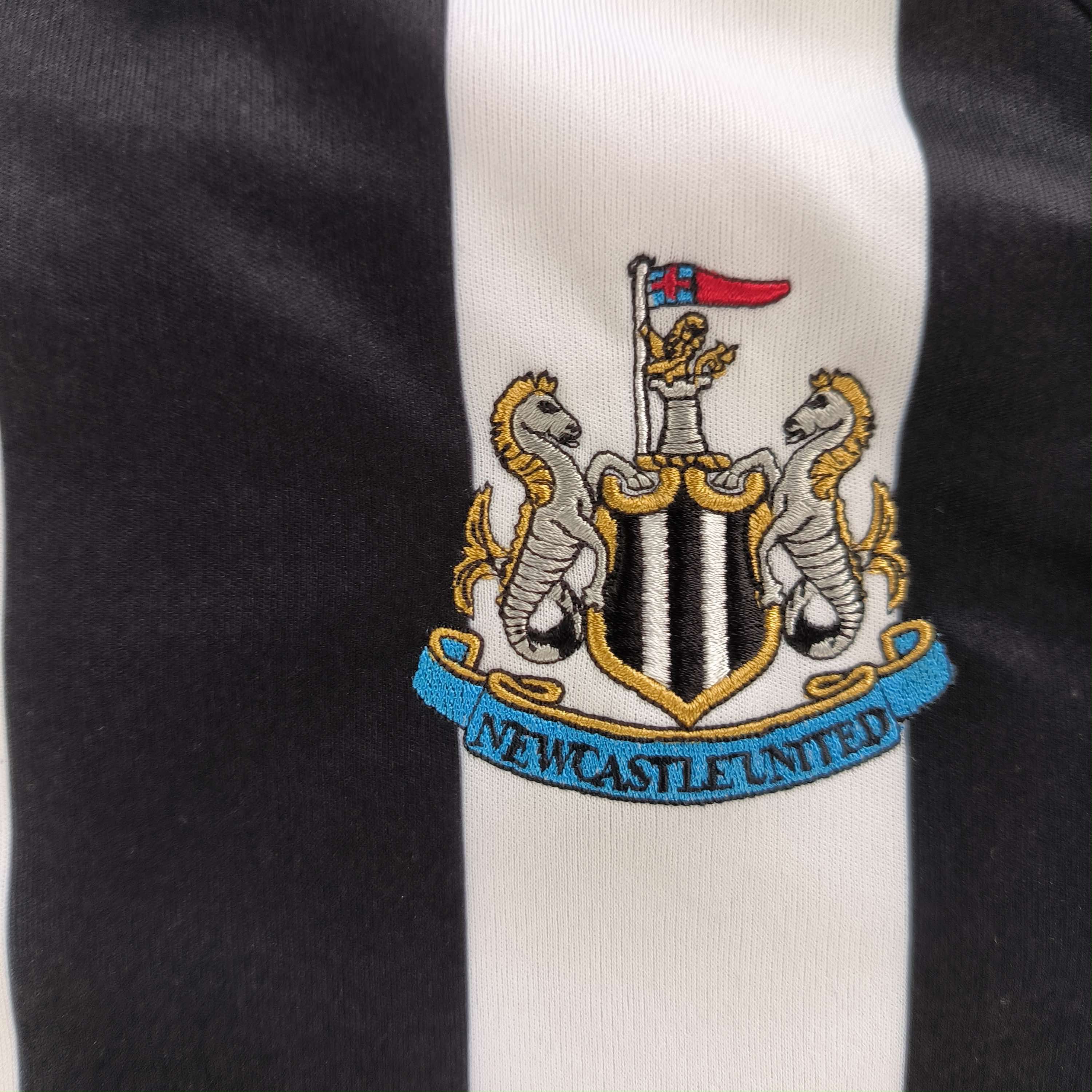 Castore Newcastle United 2022-23 Castore home football jersey size L Size US L / EU 52-54 / 3 - 4 Thumbnail
