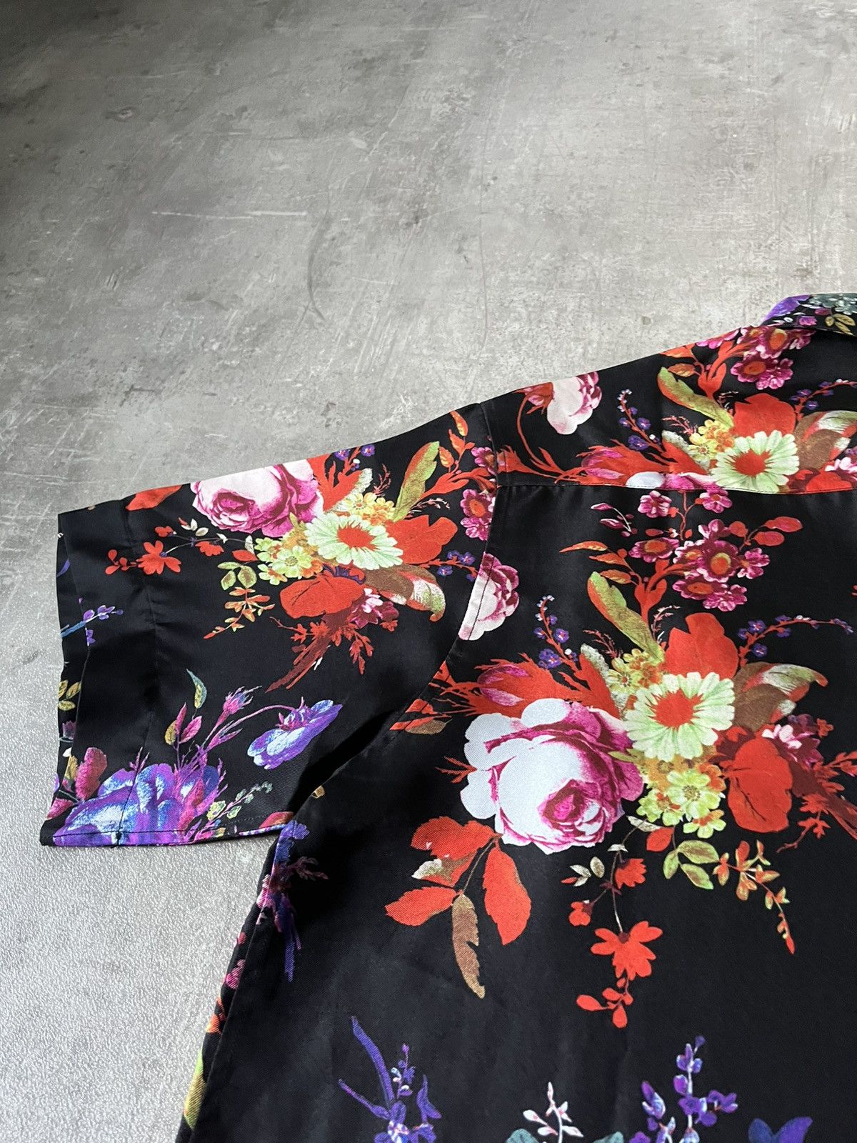 Dior × Kaws Dior x Kaws S/S 2019 silk shirt Bouquet De Fleurs print Size US M / EU 48-50 / 2 - 12 Thumbnail