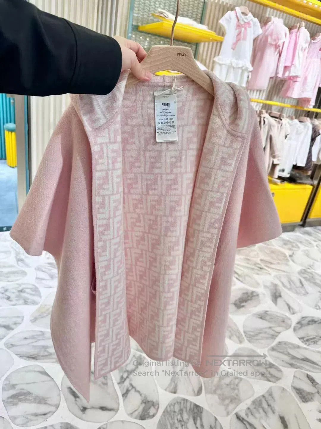 Fendi Fendi Double-Sided Pink Cashmere Cape. Size M / US 6-8 / IT 42-44 - 1 Thumbnail