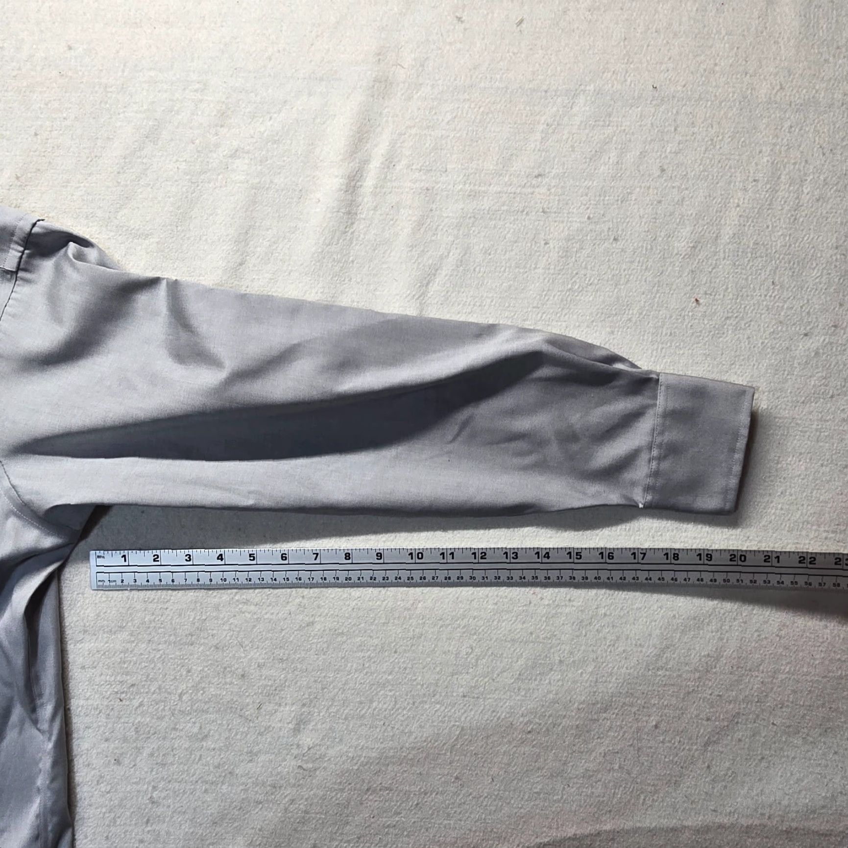 Van Heusen Van Heusen Shirt Dress Shirt Adult Men S Gray 14.5 15 32/33 Button Up Long Sleeve Solid Regular Size US S / EU 44-46 / 1 - 5 Thumbnail