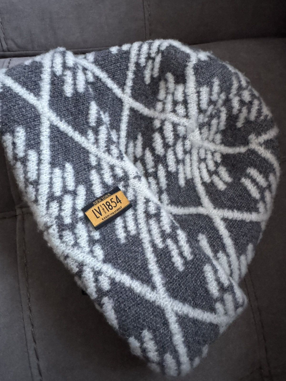 Louis Vuitton LOUIS VUITTON beanie hat see real tape measurements in photo Size ONE SIZE - 7 Thumbnail