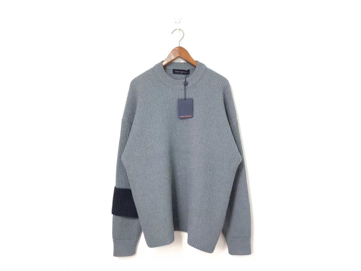 Louis Vuitton Louis Vuitton Sweater S Women Size S / US 4 / IT 40 - 1 Thumbnail