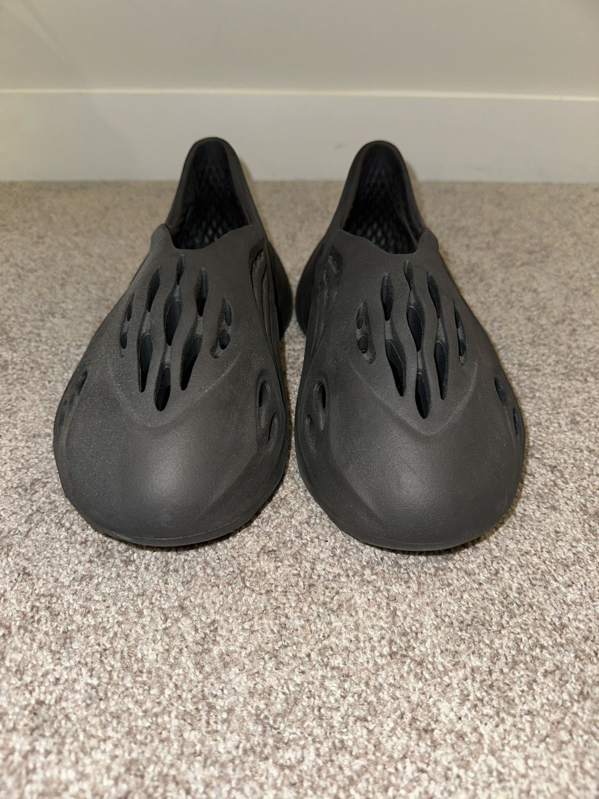 Yeezy adidas Yeezy Foam RNR Onyx Size US 10 / EU 43 - 7 Thumbnail