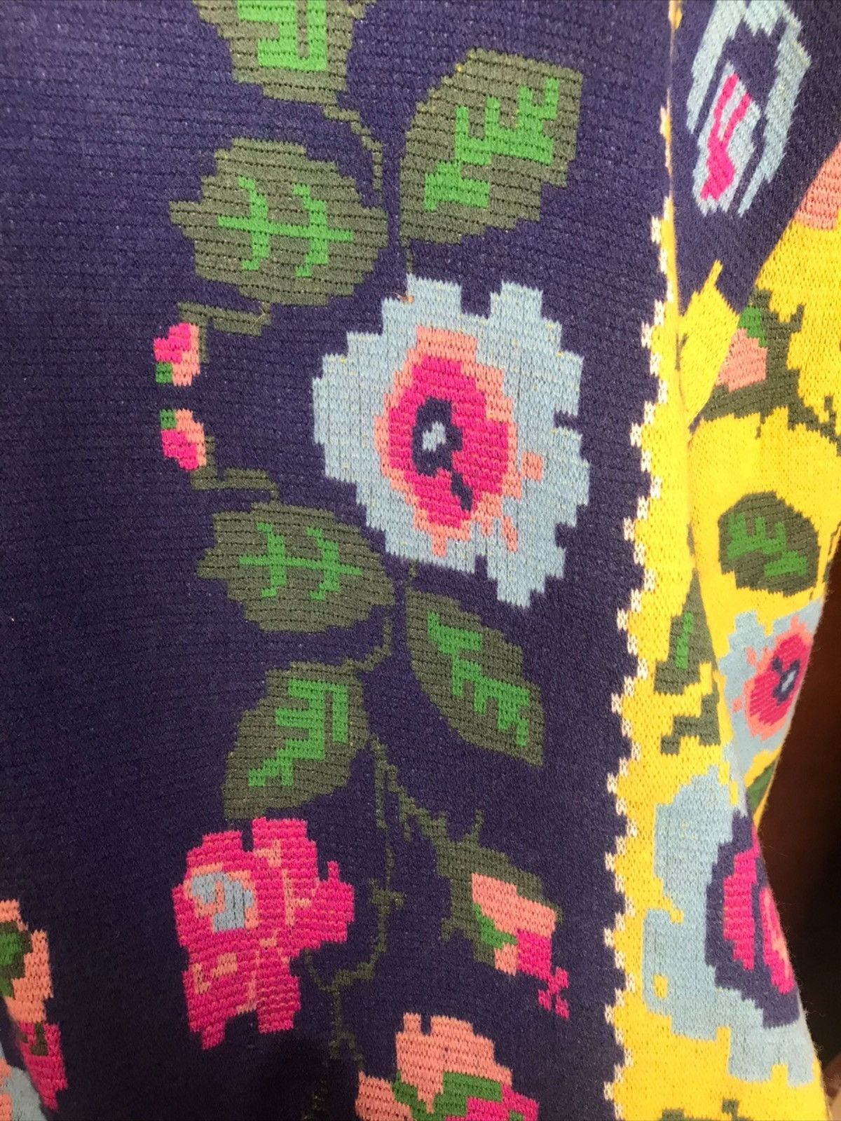Gucci Gucci runway printed sweater wool Size US L / EU 52-54 / 3 - 7 Thumbnail