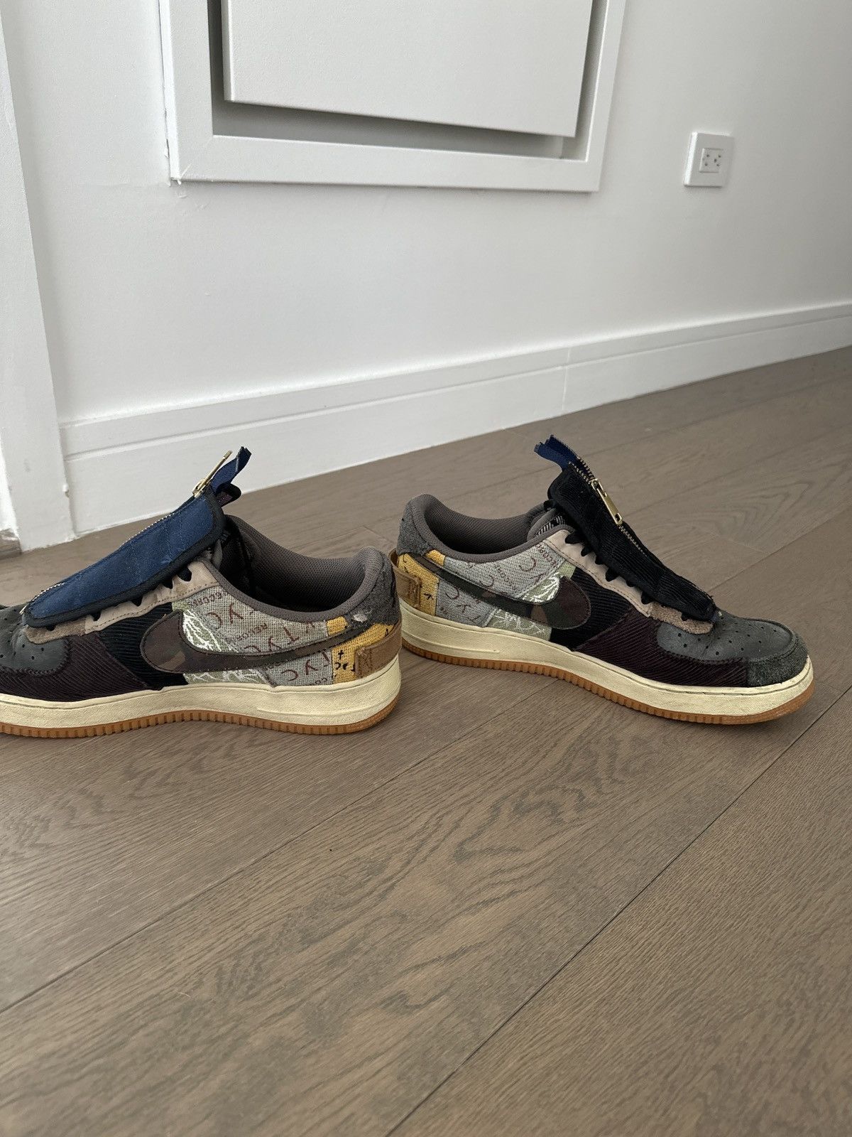Nike Travis Scott Air Force 1 Size US 12 / EU 45 - 2 Thumbnail