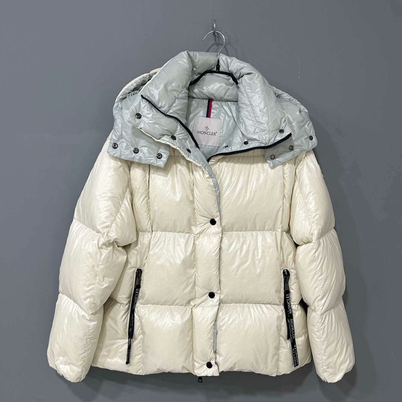 Moncler Moncler Down White Heavy Coat s Men Size US S / EU 44-46 / 1 - 1 Thumbnail
