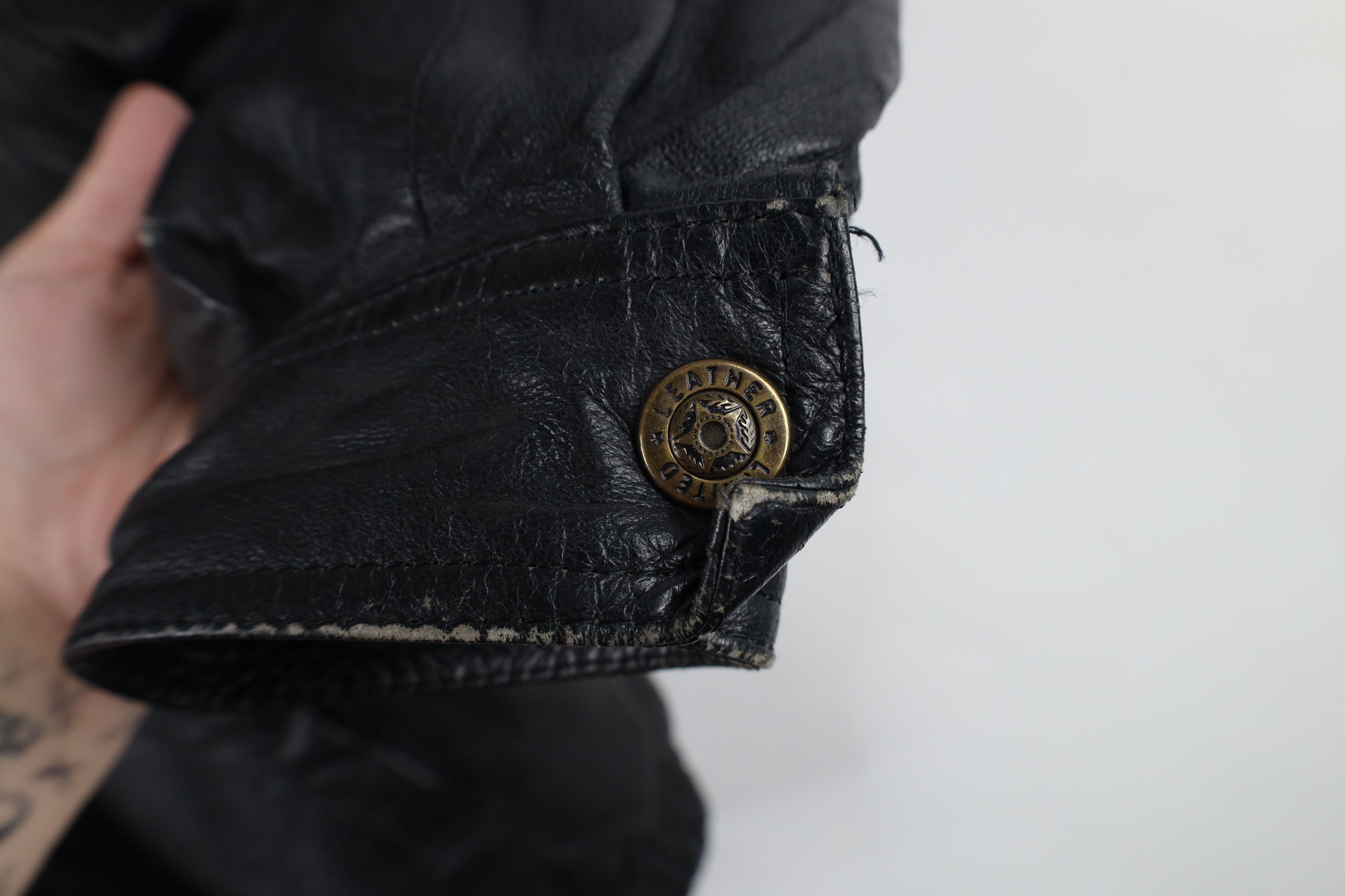 Vintage Vintage 90s Streetwear Fur Trim Hooded Leather Bomber Jacket Size US M / EU 48-50 / 2 - 7 Thumbnail