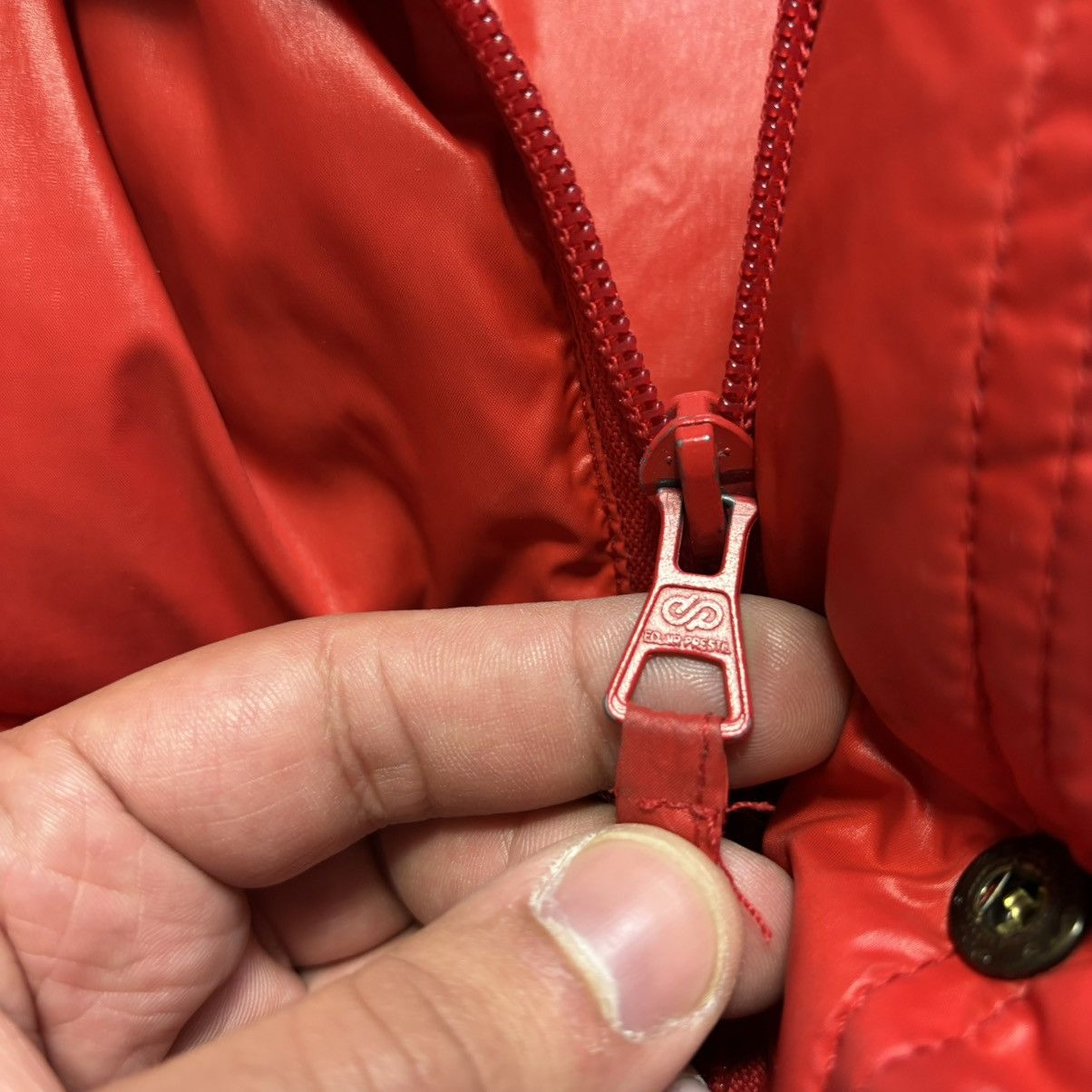Moncler × Vintage Vintage 80’s Moncler Grenoble Red Puffer Down Jacket Size US M / EU 48-50 / 2 - 15 Thumbnail