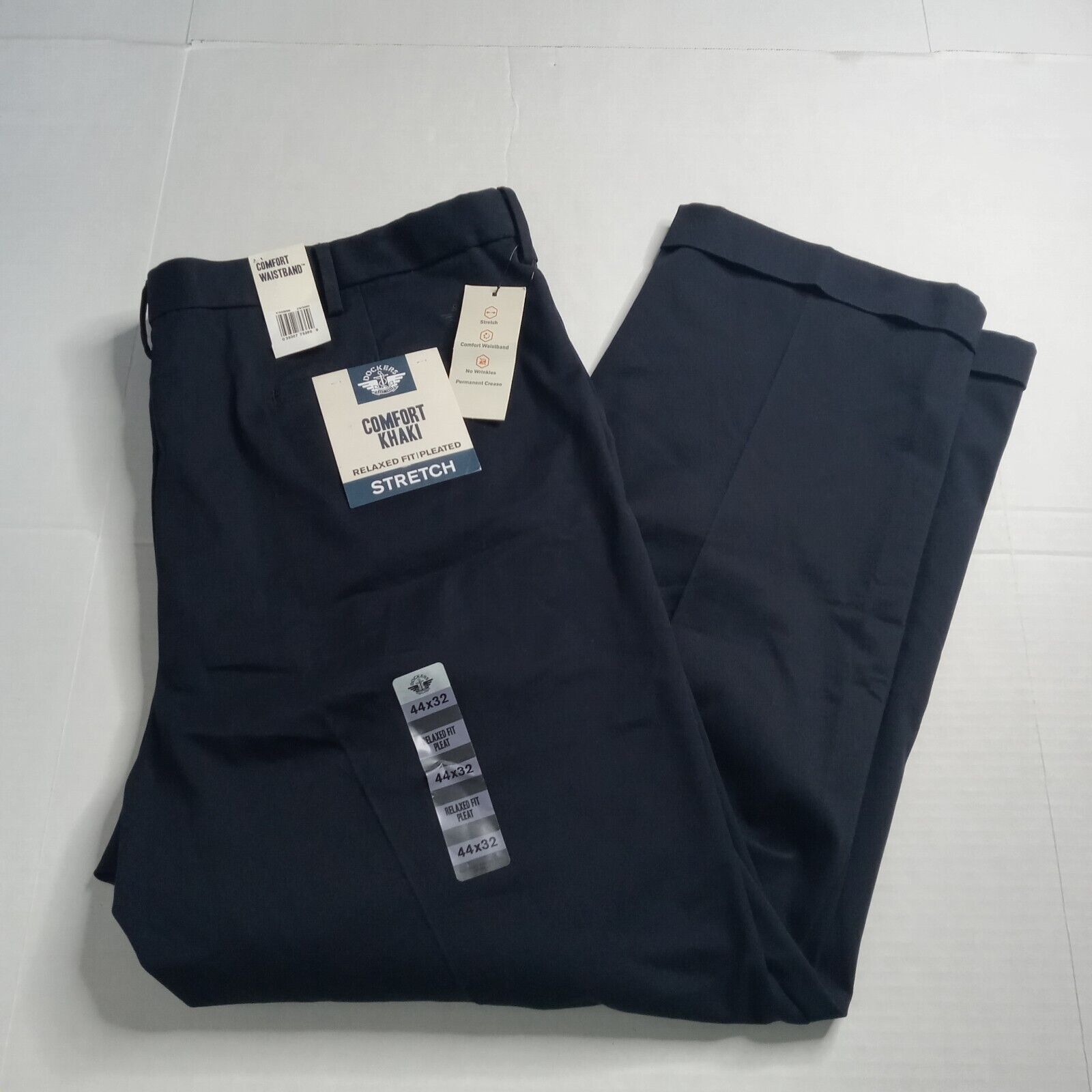 Dockers Dockers Khakis Pants Men's 44x32 Black Relaxed Fit Pleated Size US 44 / EU 60 - 1 Thumbnail