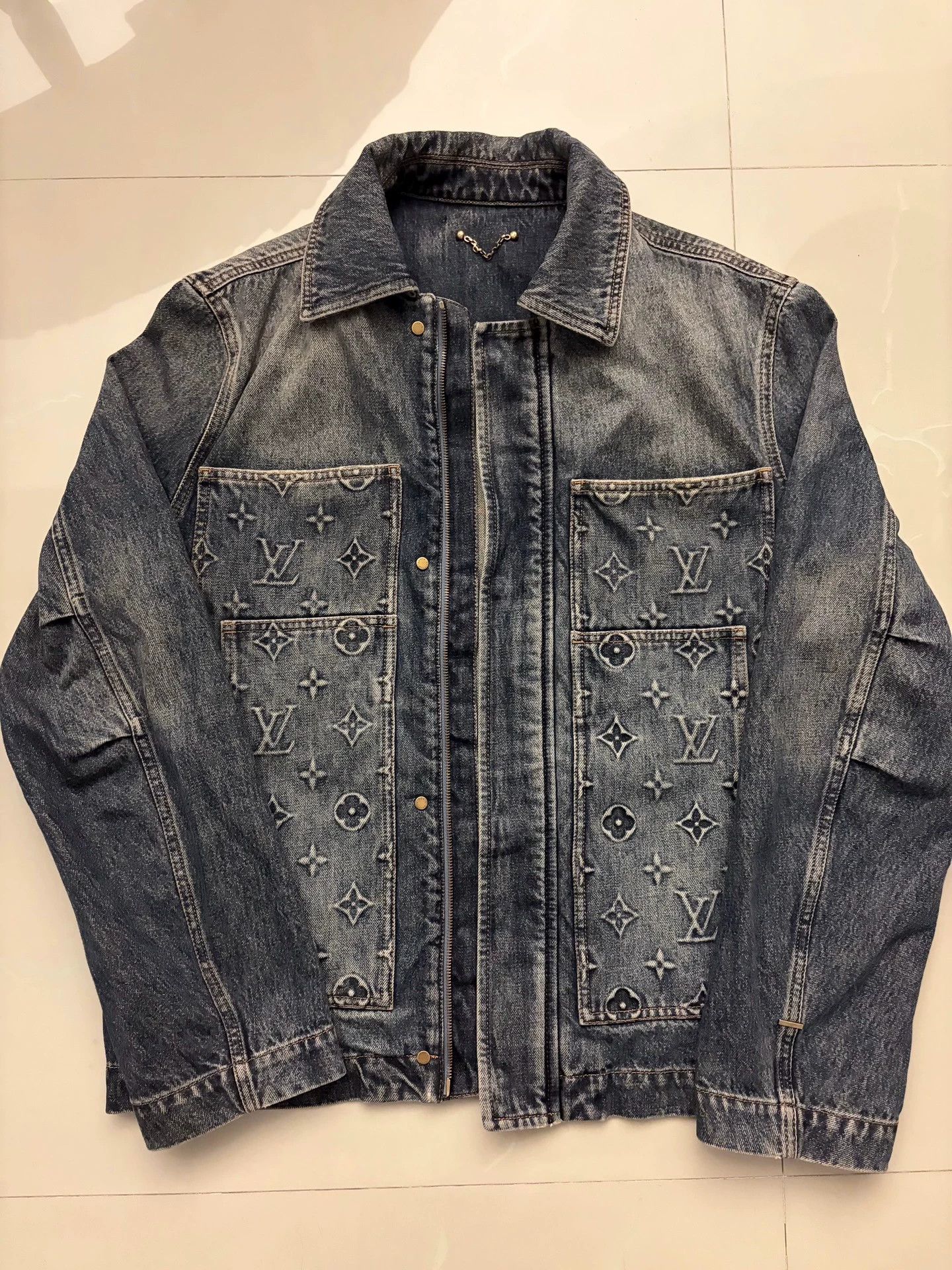 Louis Vuitton LOUIS VUITTON LV Lumberjack Embossed Light Blue Denim Jacket Size US M / EU 48-50 / 2 - 1 Thumbnail