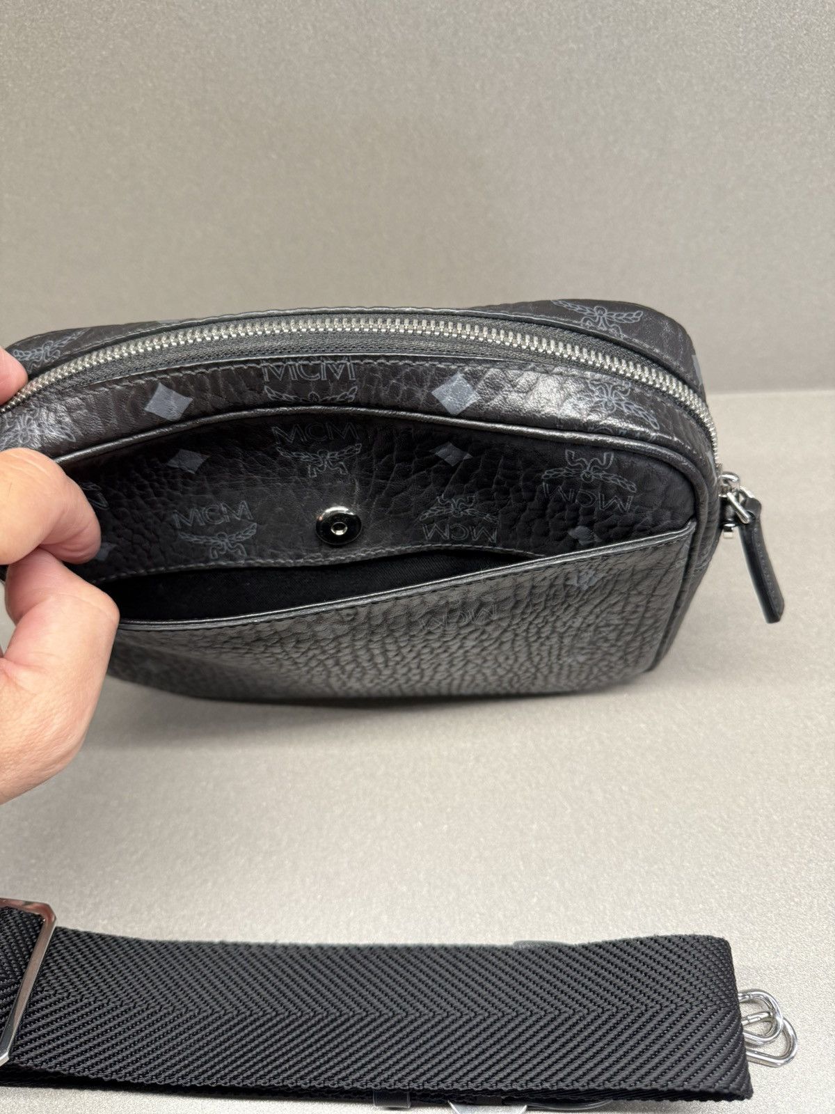 MCM MCM Visetos klassik Crossbody Black Size ONE SIZE - 9 Thumbnail