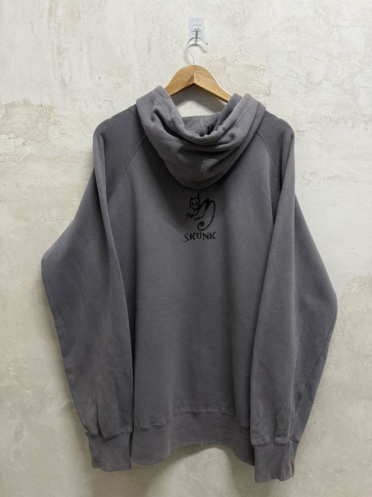 Japanese Brand Vintage 2000s Mischievous Skunk Ska Punk Hoodie Size US L / EU 52-54 / 3 - 5 Thumbnail