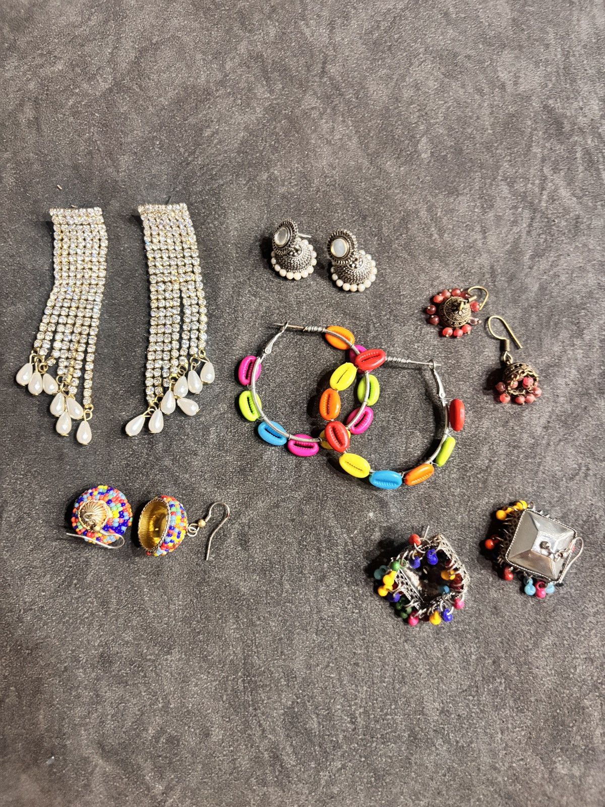 Other 6 pair earrings Size ONE SIZE - 1 Thumbnail
