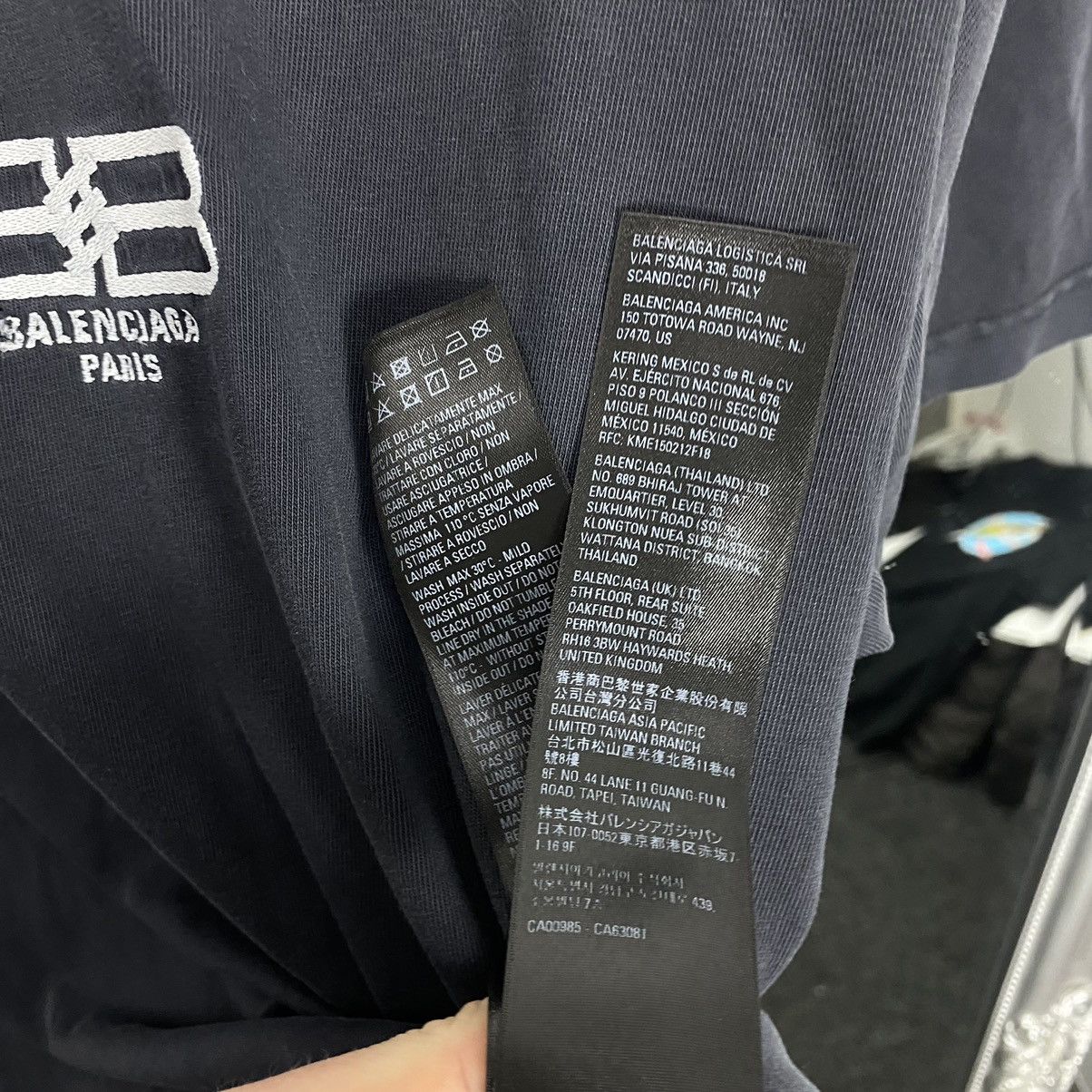 Balenciaga Balenciaga T-Shirt Size US S / EU 44-46 / 1 - 9 Thumbnail