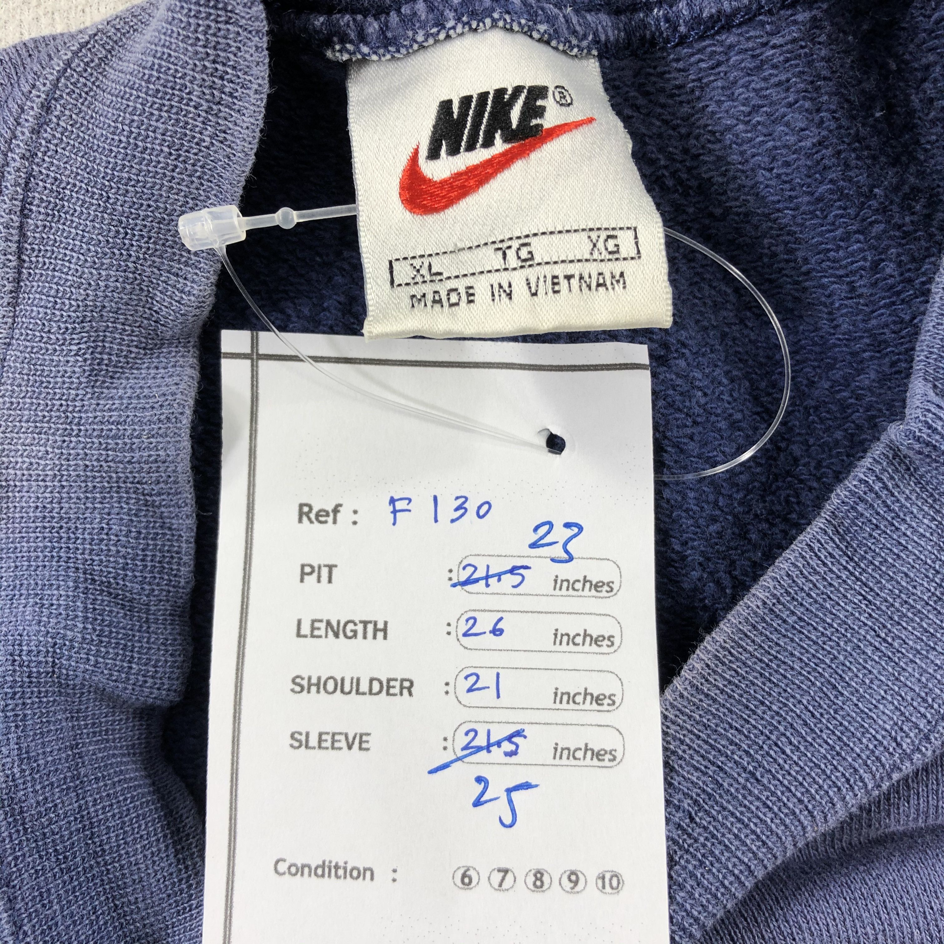 Nike Vintage Nike Swoosh Crewneck Sun Faded Sweatshirt F130 Size US XL / EU 56 / 4 - 7 Thumbnail