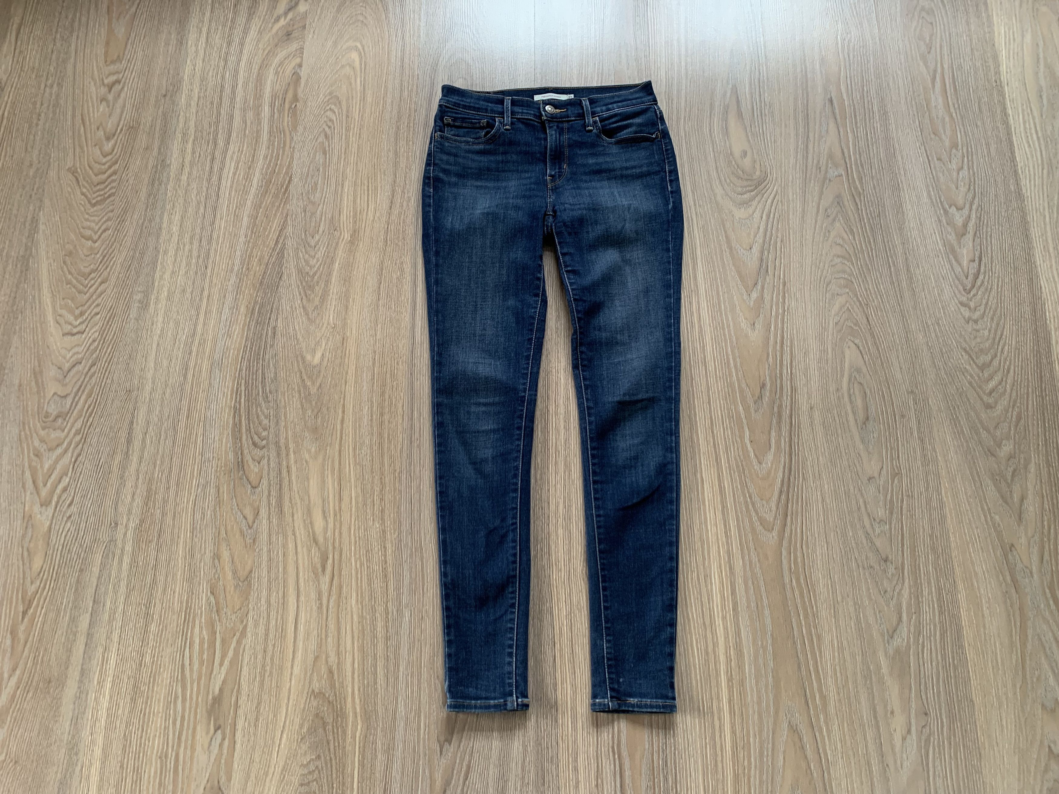 Levi's Women’s Levis 710 Super Skinny Jeans Size 27" / US 4 / IT 40 - 1 Thumbnail