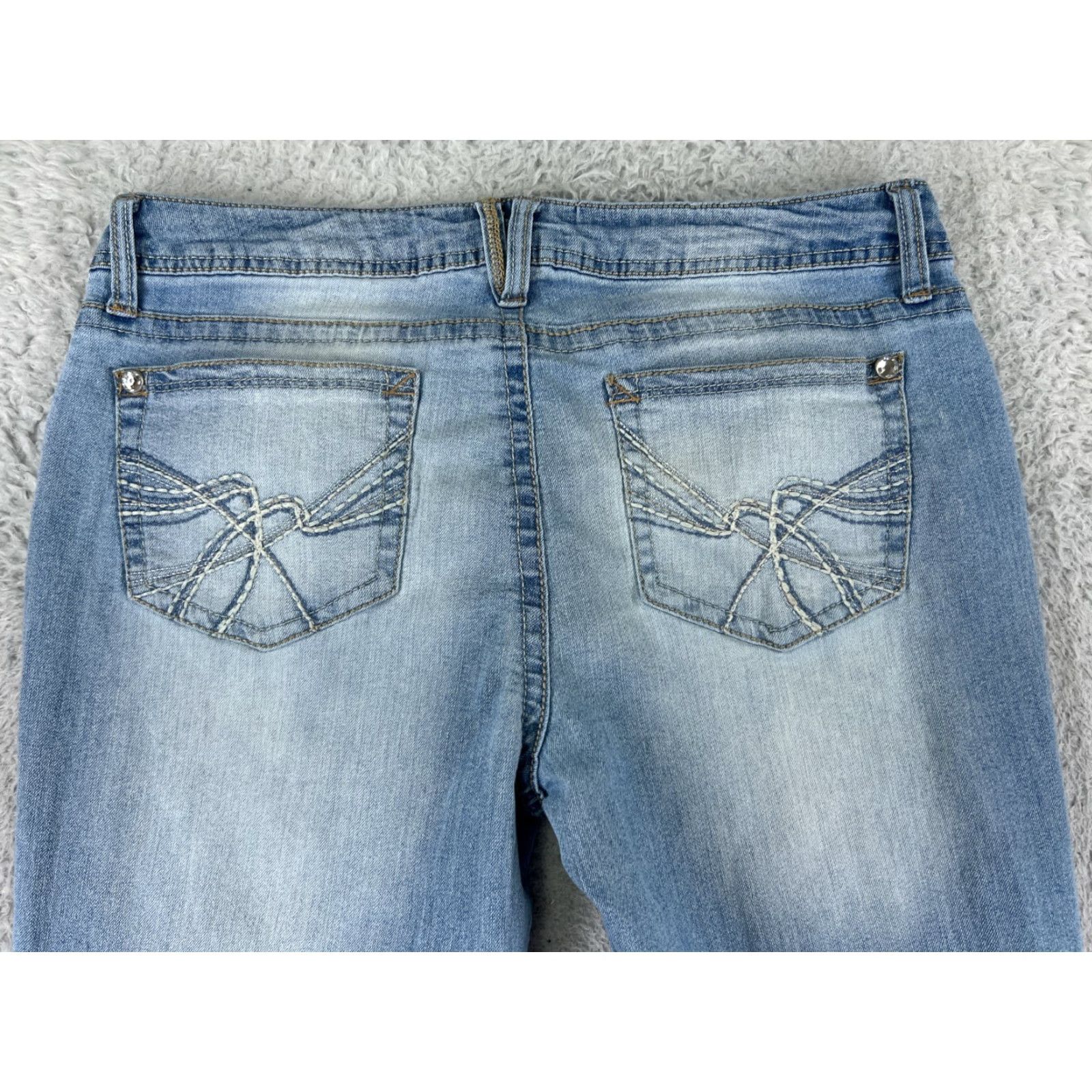 Vintage No Boundaries Jeans Womens 11 Blue Denim Bootcut Light Wash Cotton Blend Regular 5-Pocket Design Cowboy Southwestern American Boyfriend Style Womens Size 32" / US 10 / IT 46 - 3 Thumbnail