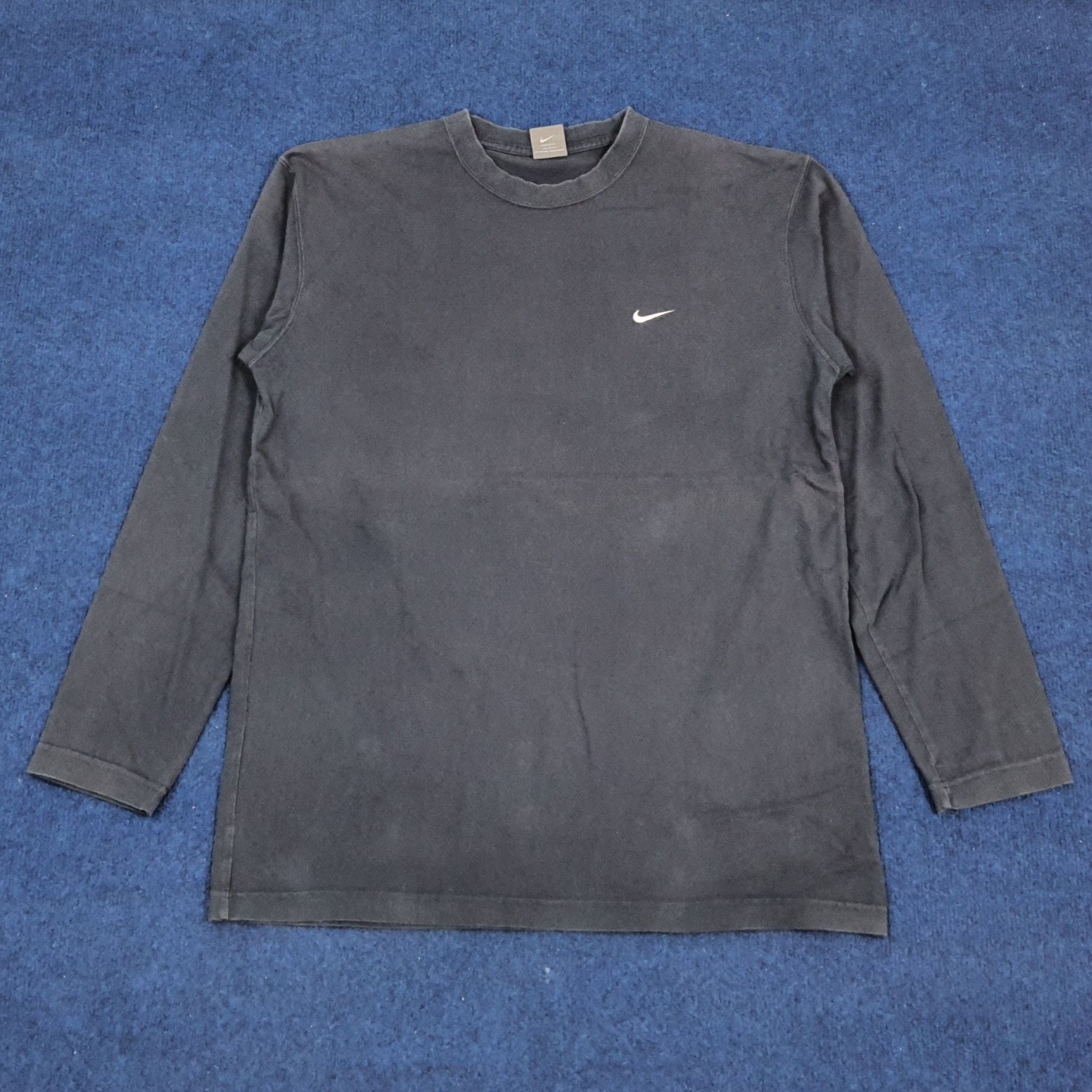 Nike Centre Swoosh Embroidered Long Sleeve Tee — 1990s (L/XL) –  Retrospective Store, image size:1841x1841