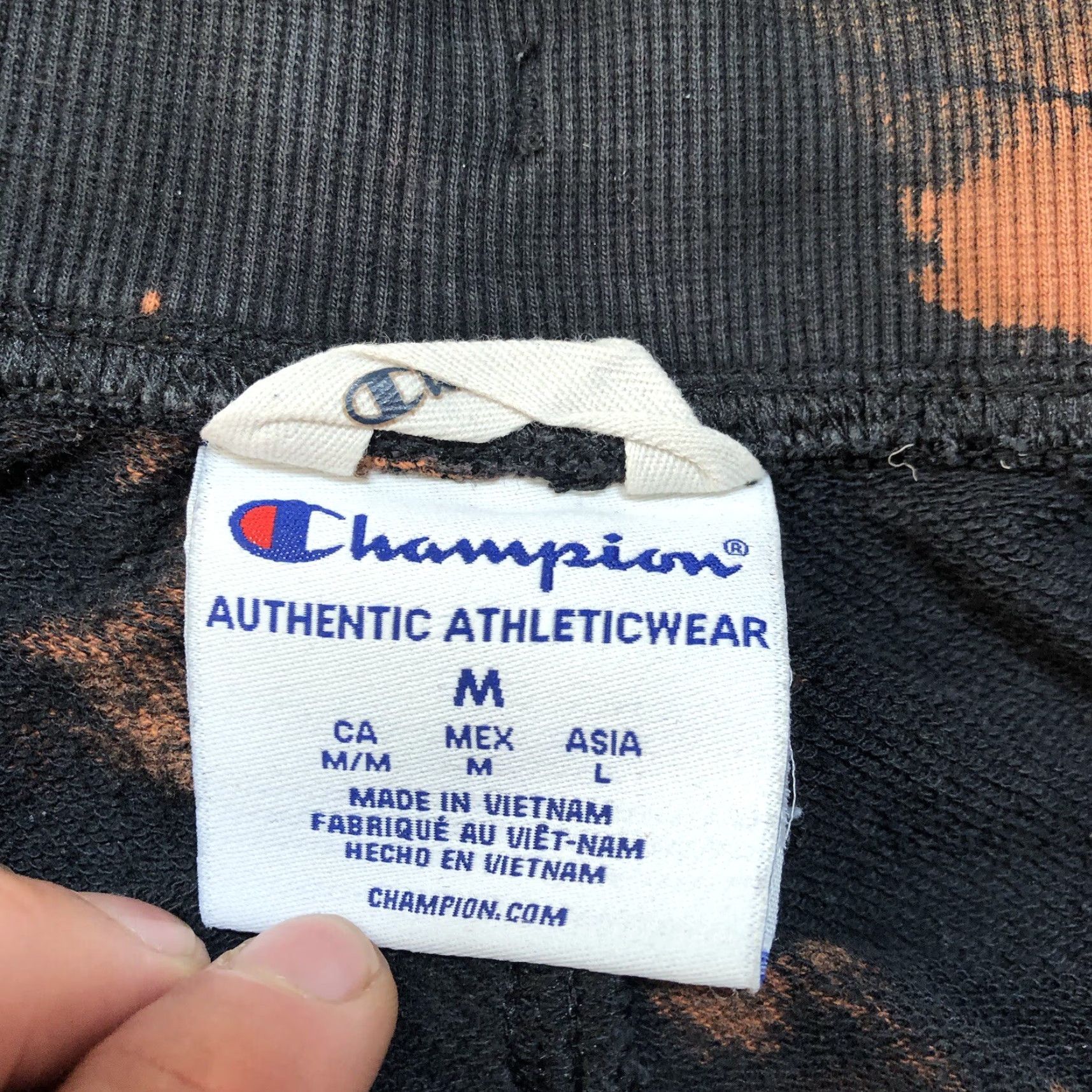 Champion Champion Shorts Womens M Elastic Waistband 2" Inseam Tie Dye Black Logo Athletic Activewear Shorts Womens M Black Tie Dye 2" Inseam Champion Size 32" / US 10 / IT 46 - 3 Thumbnail