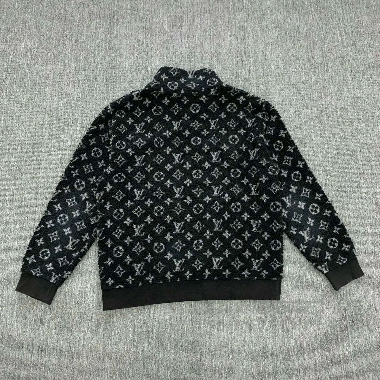 Louis Vuitton lv black patterned teddy jacket size xl. Size US XL / EU 56 / 4 - 3 Thumbnail