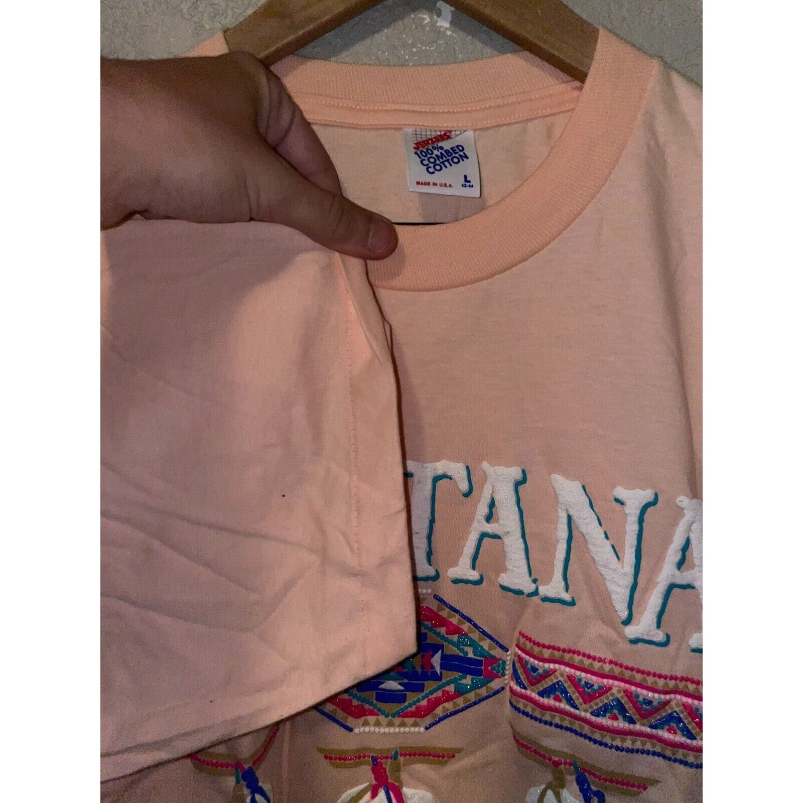 Jerzees Vintage Montana Pink Shirt Native American Feather 90s VTG L Size US L / EU 52-54 / 3 - 8 Thumbnail