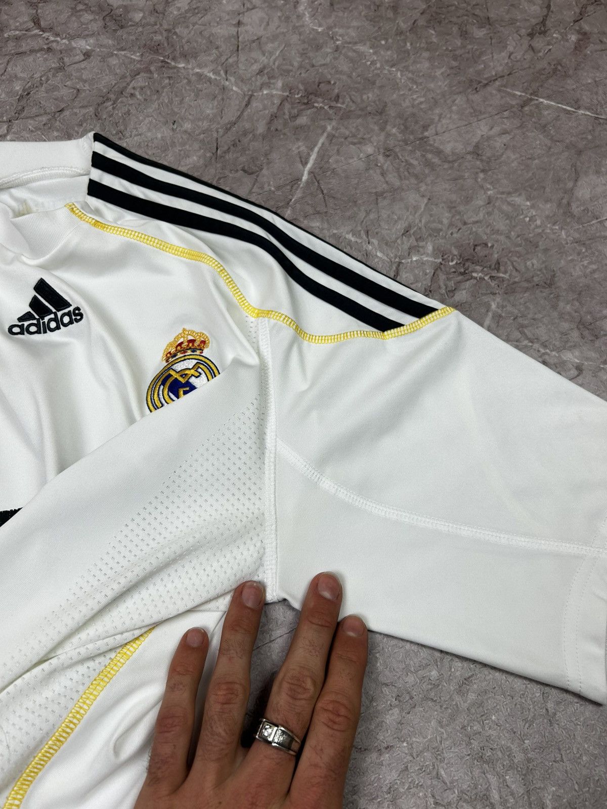 Adidas Adidas Real Madrid Jersey Size M Size US M / EU 48-50 / 2 - 12 Thumbnail