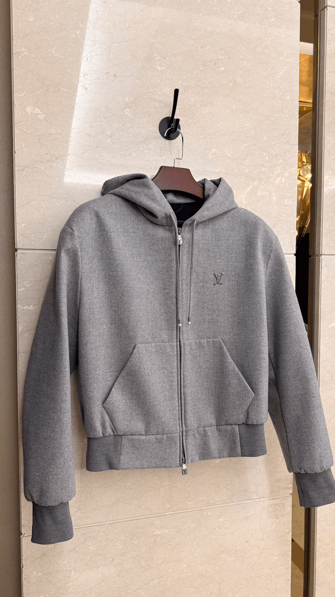 Louis Vuitton lv wool jacket with large logo Size US L / EU 52-54 / 3 - 1 Thumbnail