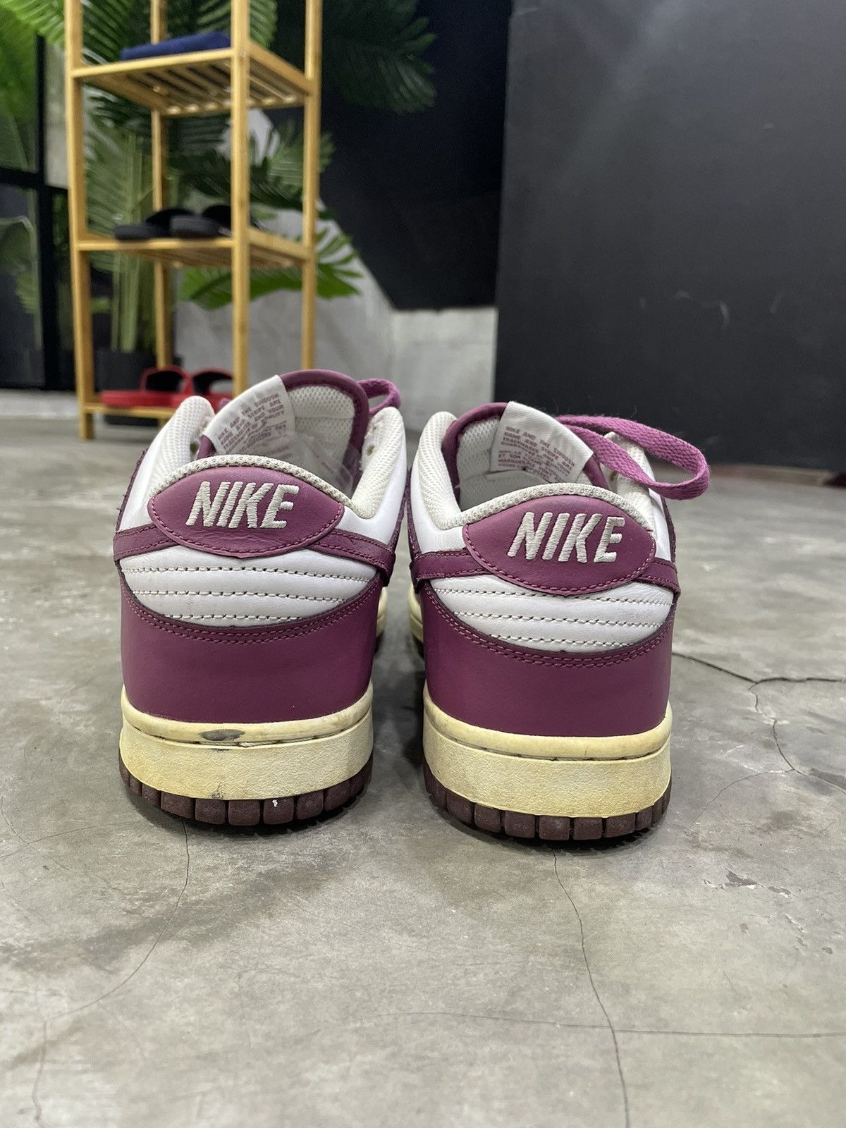 Nike Nike Dunk Low Ostrich Pack Myth 2010 years vintage burgundy Size US 9 / EU 42 - 6 Thumbnail