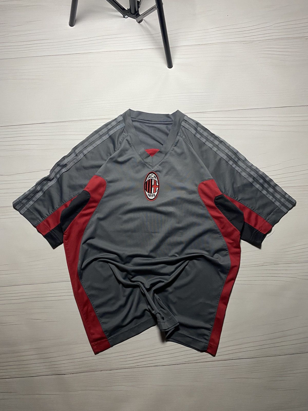 Adidas × Vintage Vintage Milan 2005/06 Football Shirt Training Jersey Size US M / EU 48-50 / 2 - 1 Thumbnail