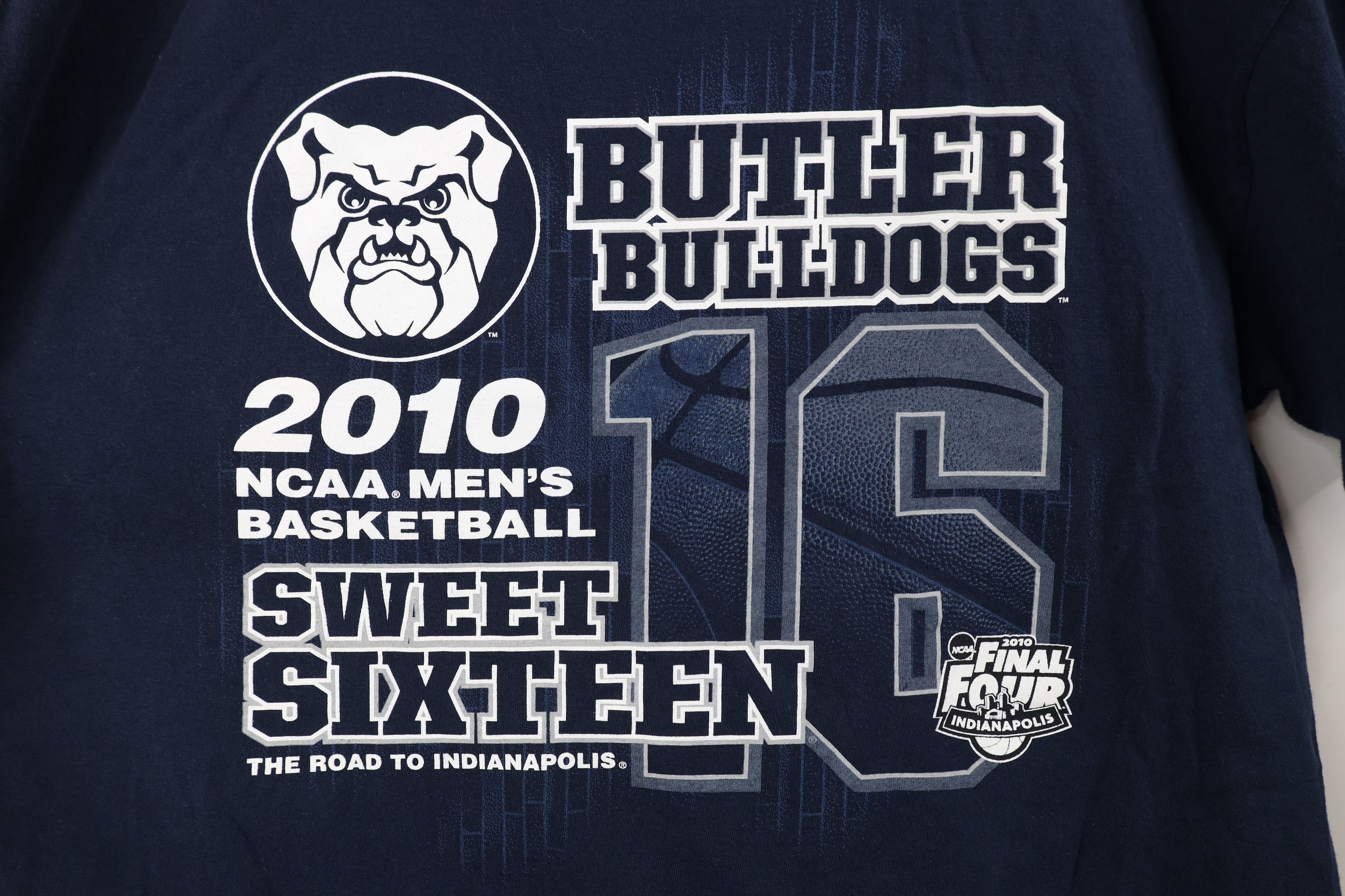 Vintage Vintage Y2K Sixteen Butler University Basketball T-Shirt Size US XL / EU 56 / 4 - 4 Thumbnail