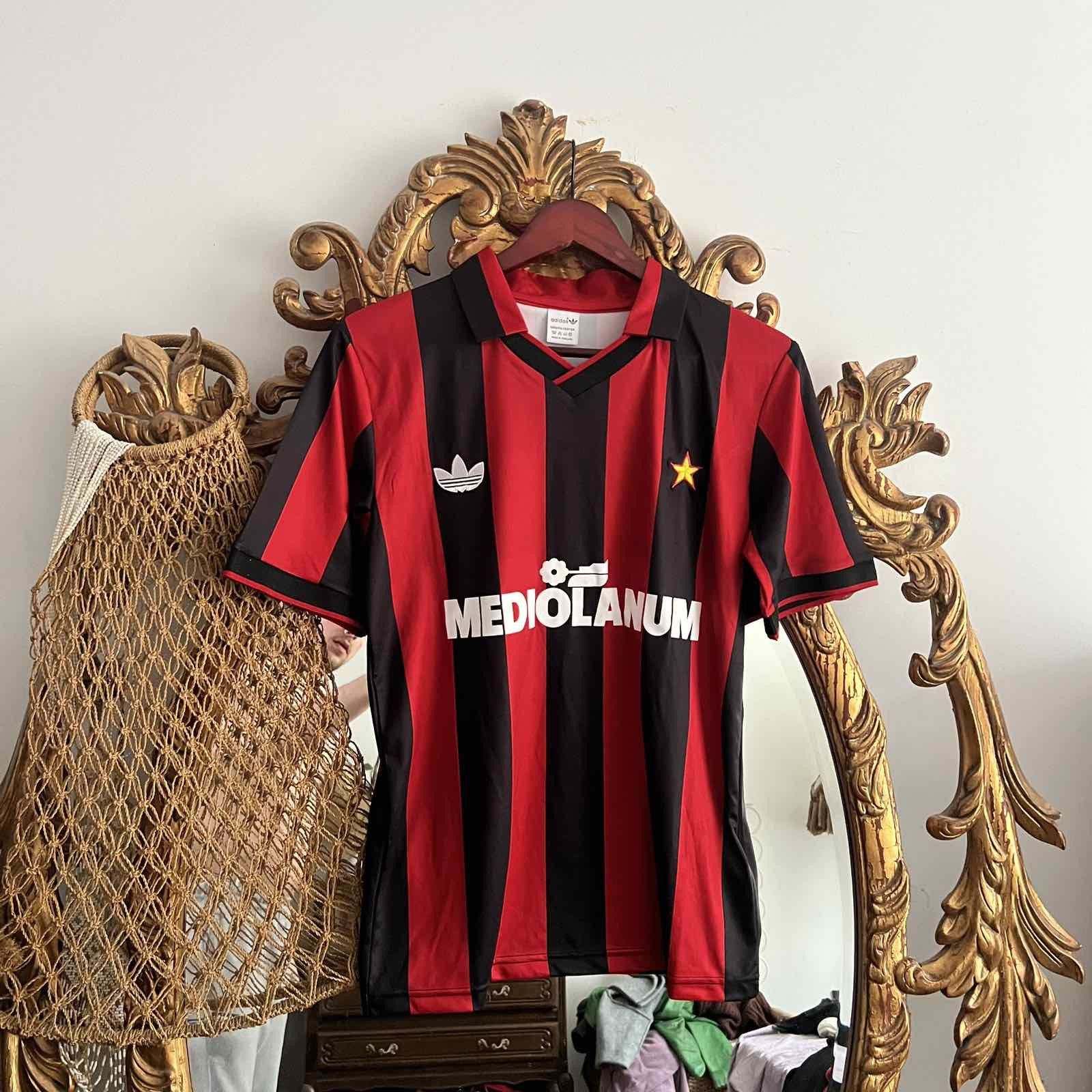 Vintage 1990 1992 AC Milan Adidas Vintage Home Soccer Jersey Maglia Size US S / EU 44-46 / 1 - 1 Thumbnail