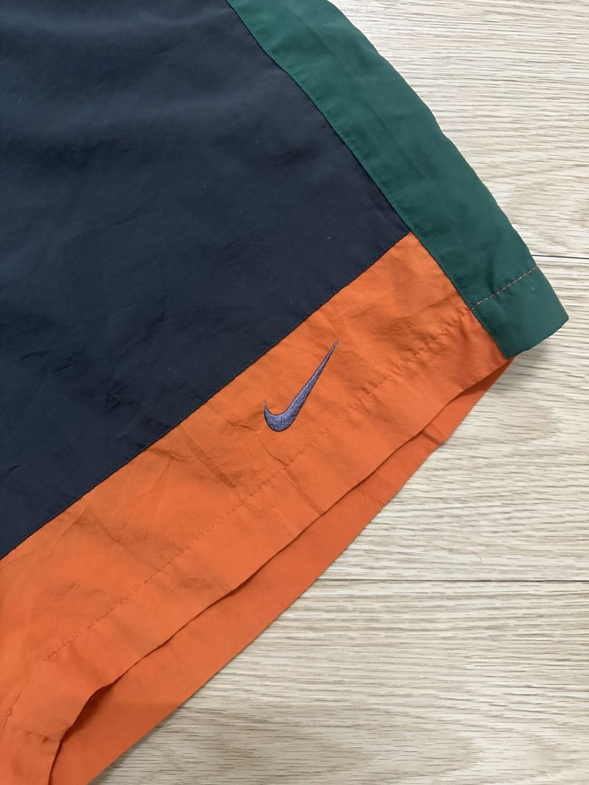 Beauty Beast × Nike × Vintage Vintage 90’s Nike Multi Colour Nylon Shorts Size US 34 / EU 50 - 6 Thumbnail
