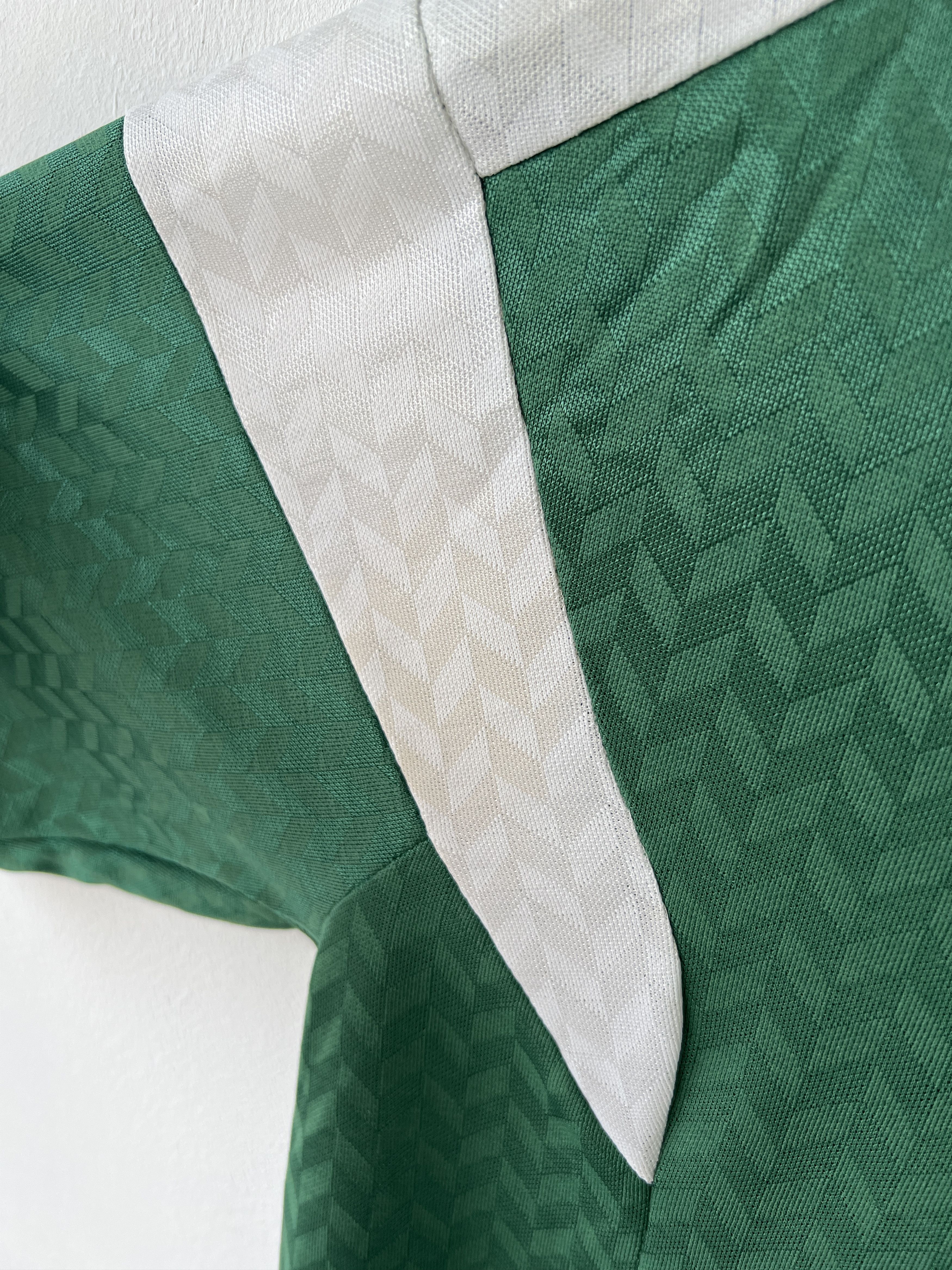 Other (L) Goias 1993-95 Home Kit #27 Size US L / EU 52-54 / 3 - 5 Thumbnail