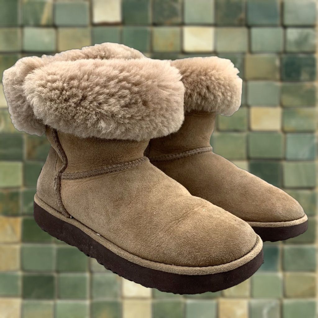 Ugg UGG Boots Women's 5 Beige Ankle Suede Leather Shearling Lined Winter Chic Size US 5 / IT 35 - 1 Thumbnail
