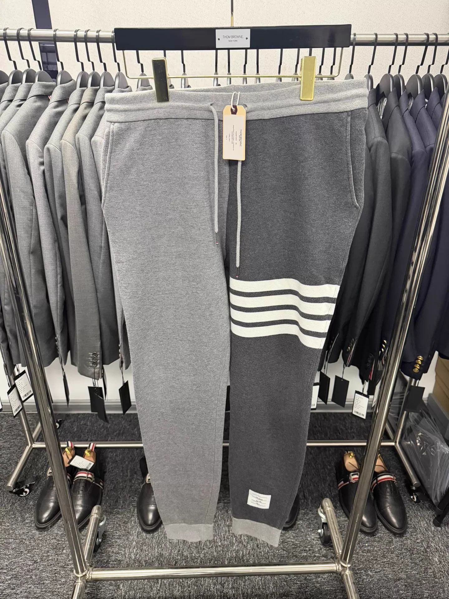 Thom Browne Thom Browne men's 4-bar color blocked track pants Size US 34 / EU 50 - 2 Thumbnail