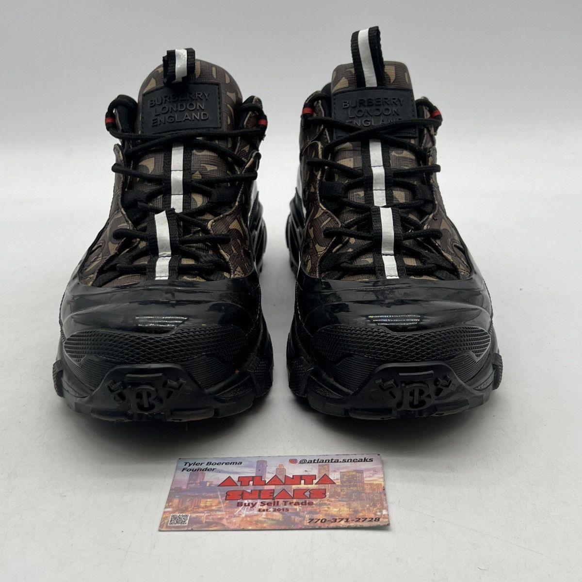 Burberry Burberry Arther monogram print e-canvas Wmns Size US 8.5 / EU 41-42 - 2 Thumbnail