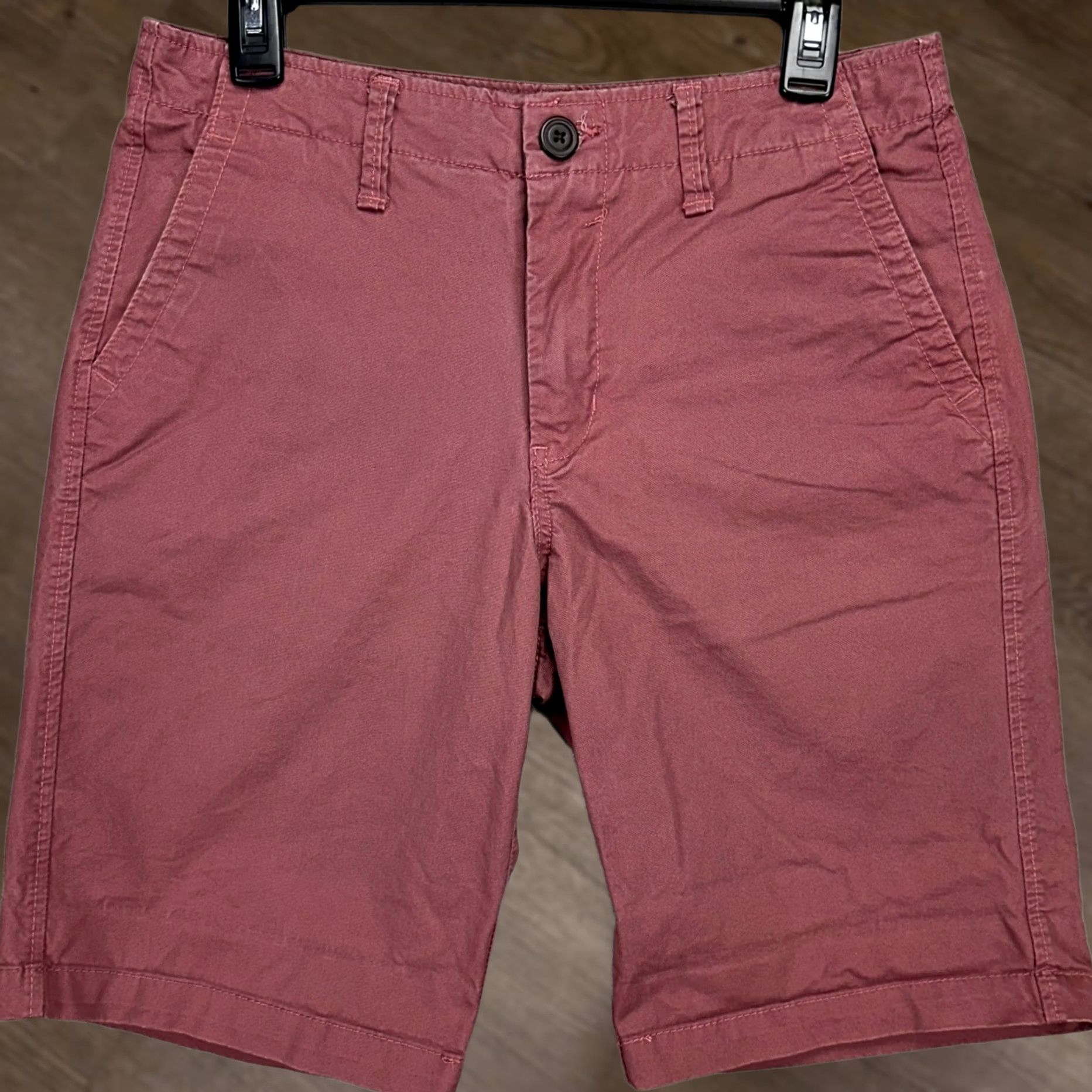 Aeropostale Aeropostale Mens Khakis Shorts 30 Maroon Flat Front Stretch Pockets Casual Chino Shirt? Size US 30 / EU 46 - 1 Thumbnail