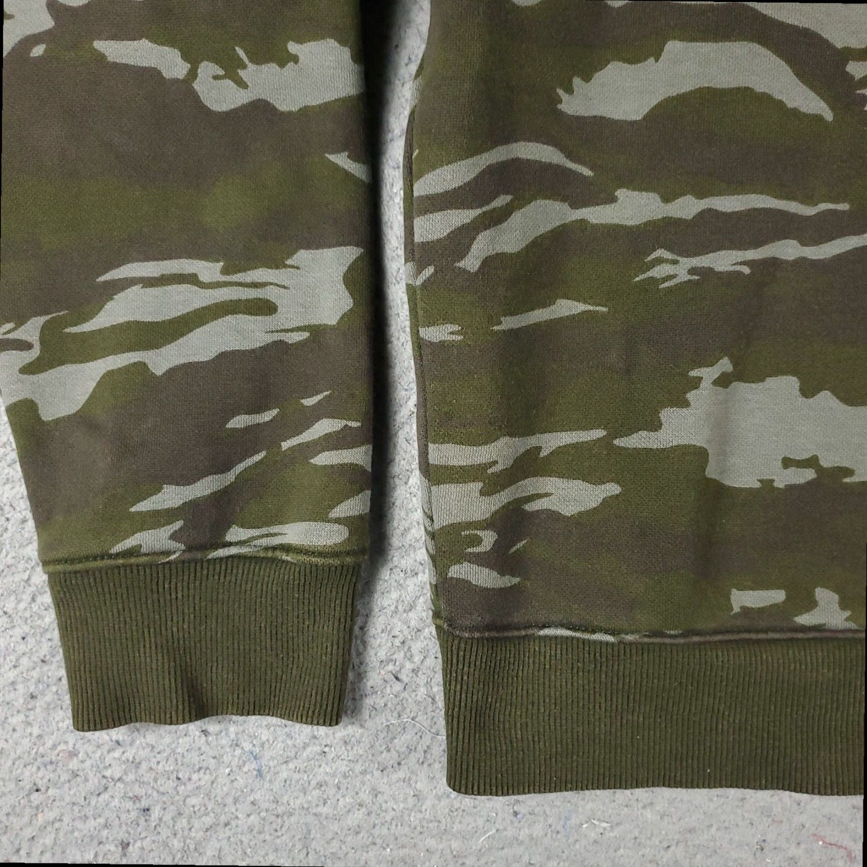 Puma PUMA Green Camouflage Hoodie Womens Medium Cotton Blend Pullover Sweatshirt Size M / US 6-8 / IT 42-44 - 3 Thumbnail